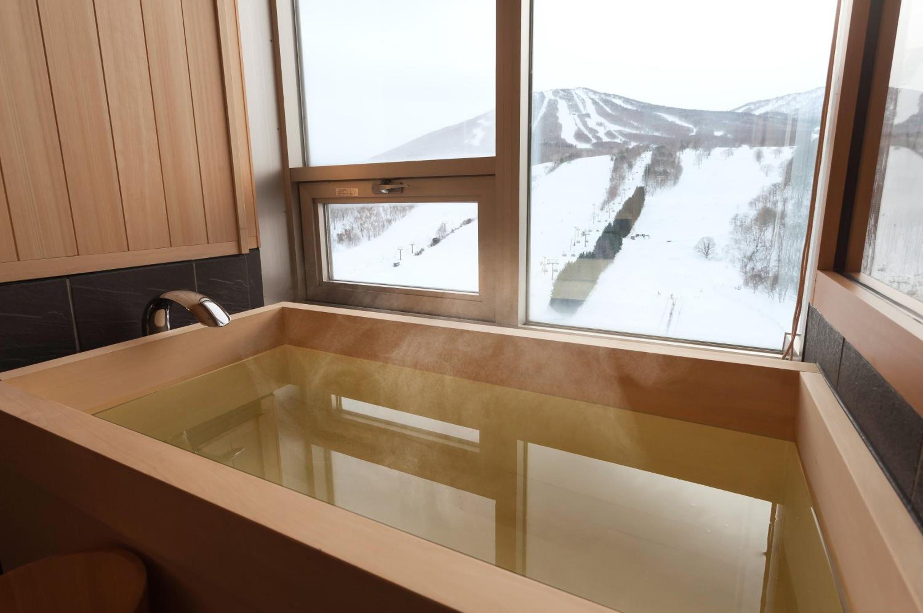 Japanese Twin Suite - High Floor - Photo 1