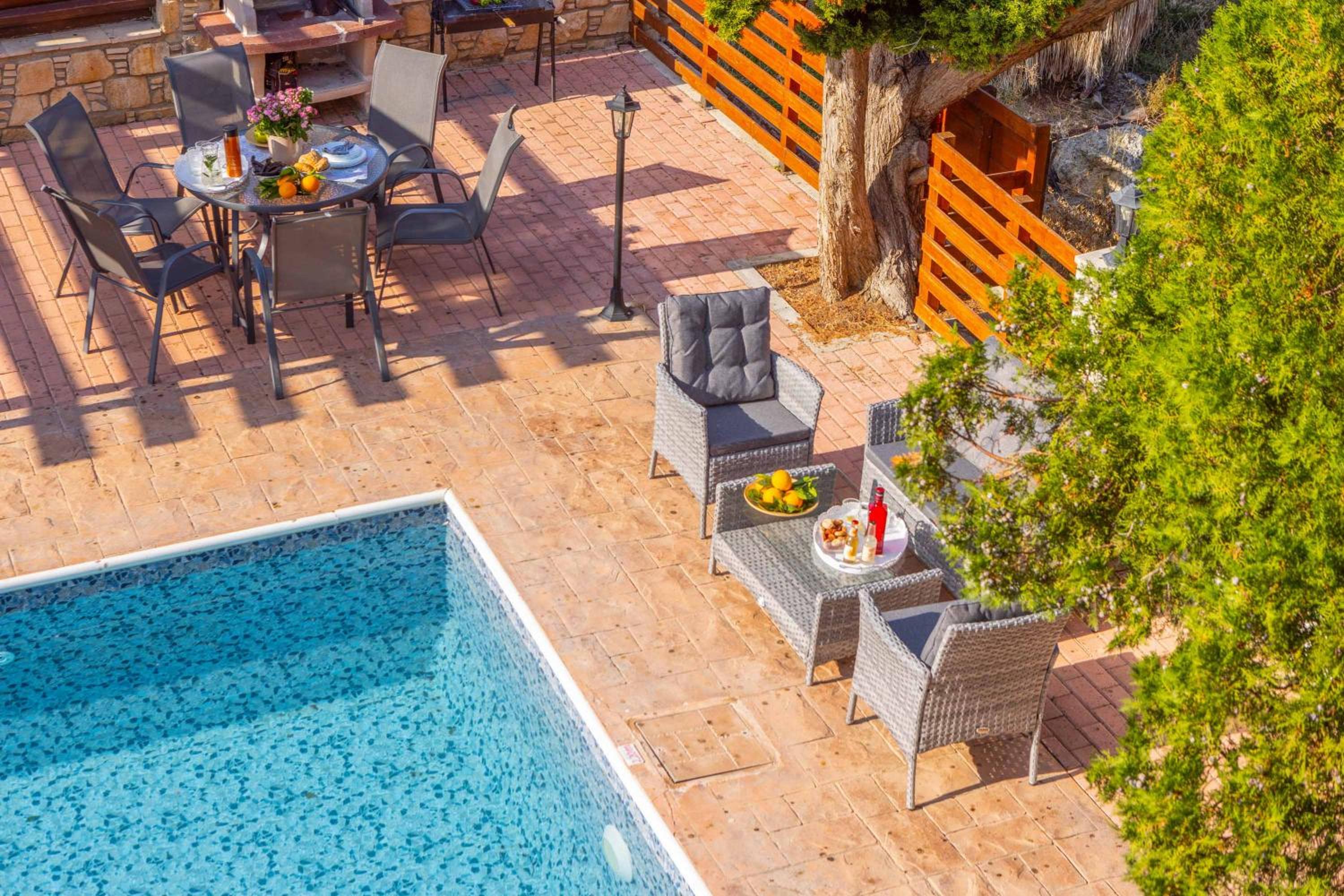 Villa photo 2