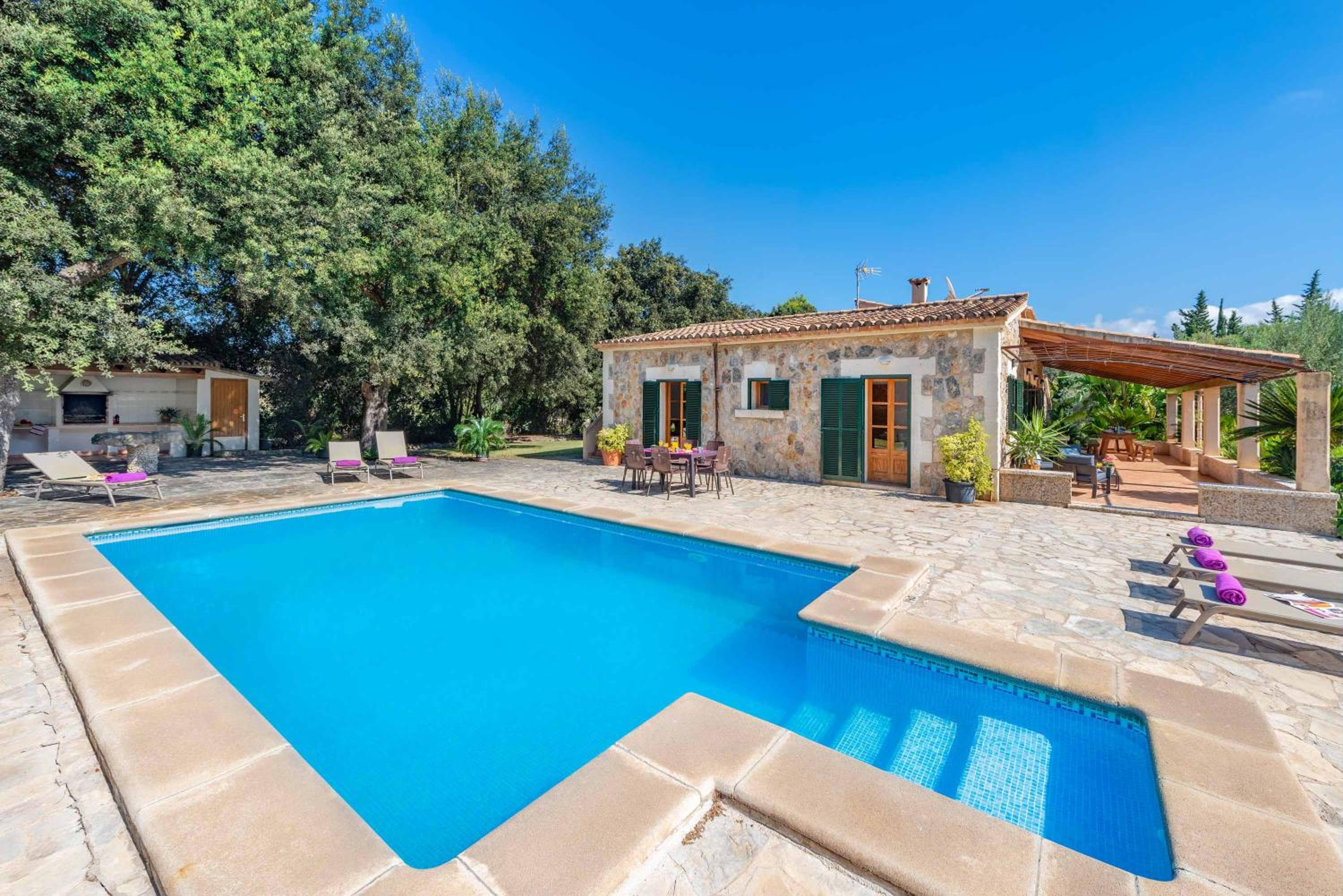 Villa de Tres Habitaciones