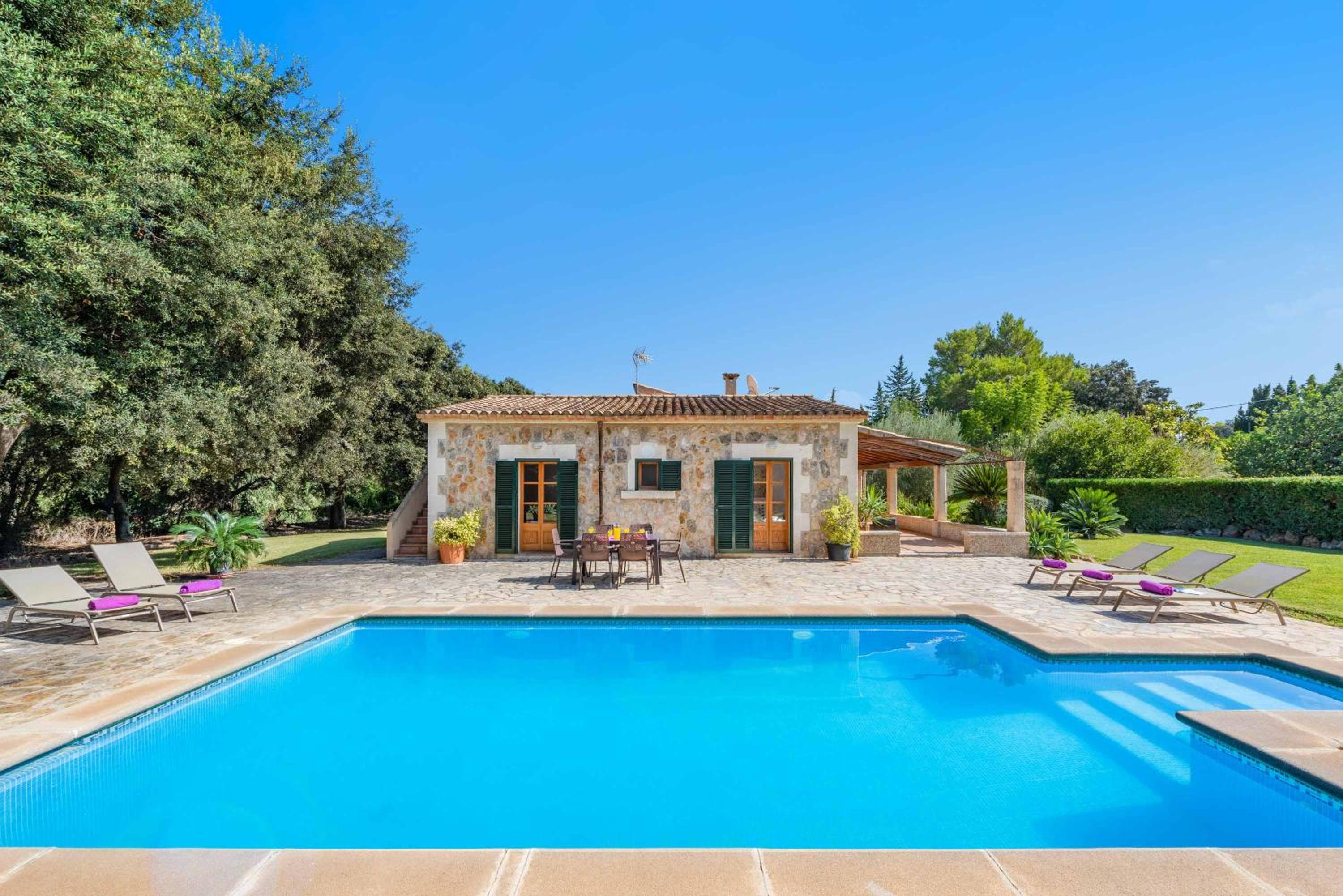 Three-Bedroom Villa photo 2