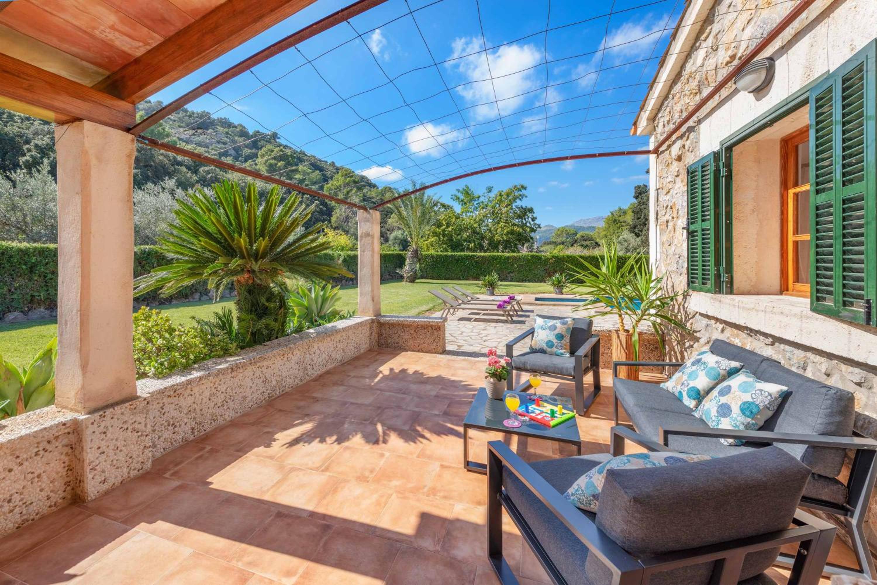 Villa photo 2