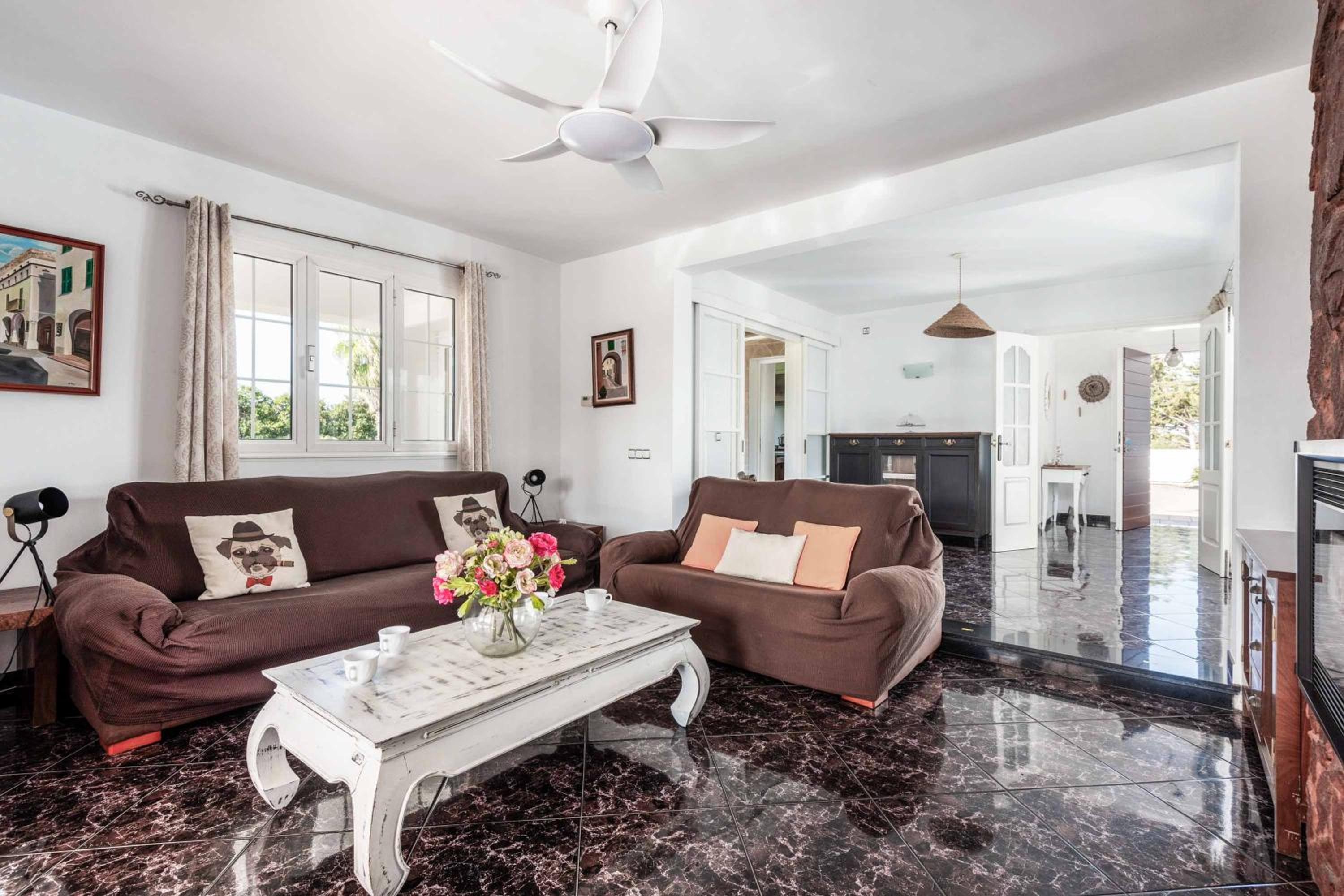 Villa photo 3