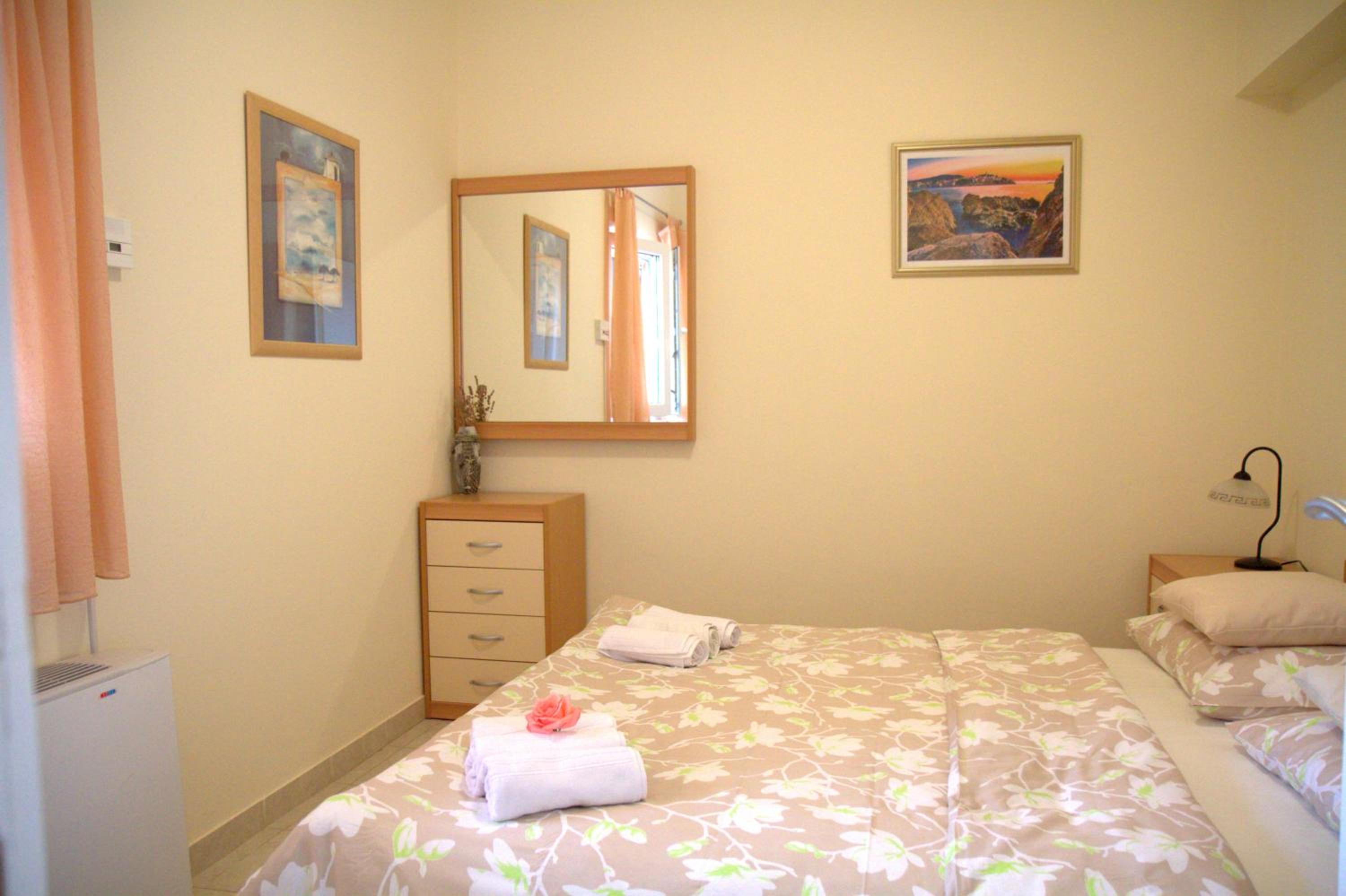One-Bedroom Apartment with Balcony photo 3