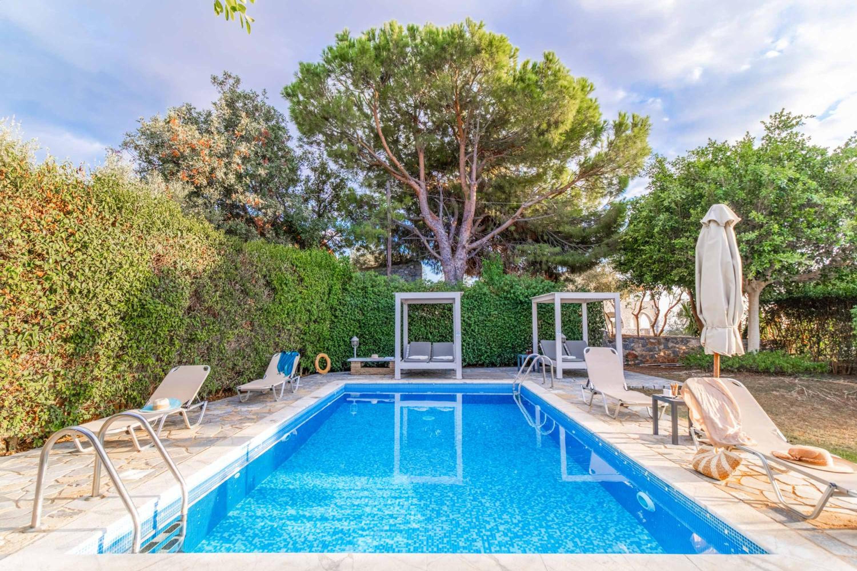 Three-Bedroom Villa photo 1