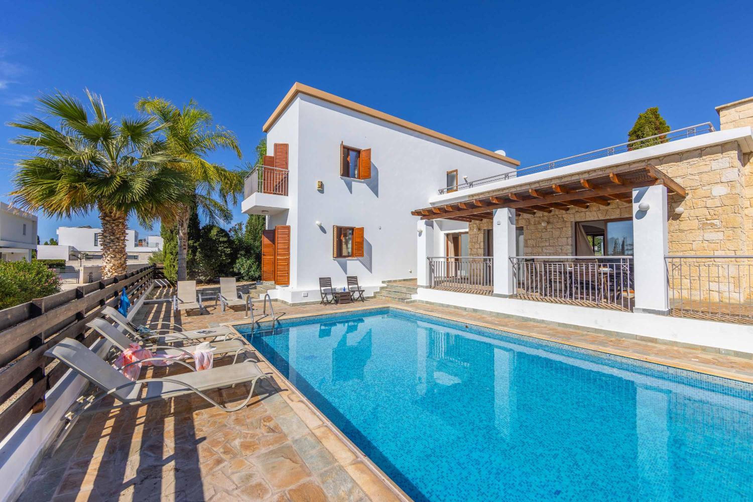 Villa photo 3