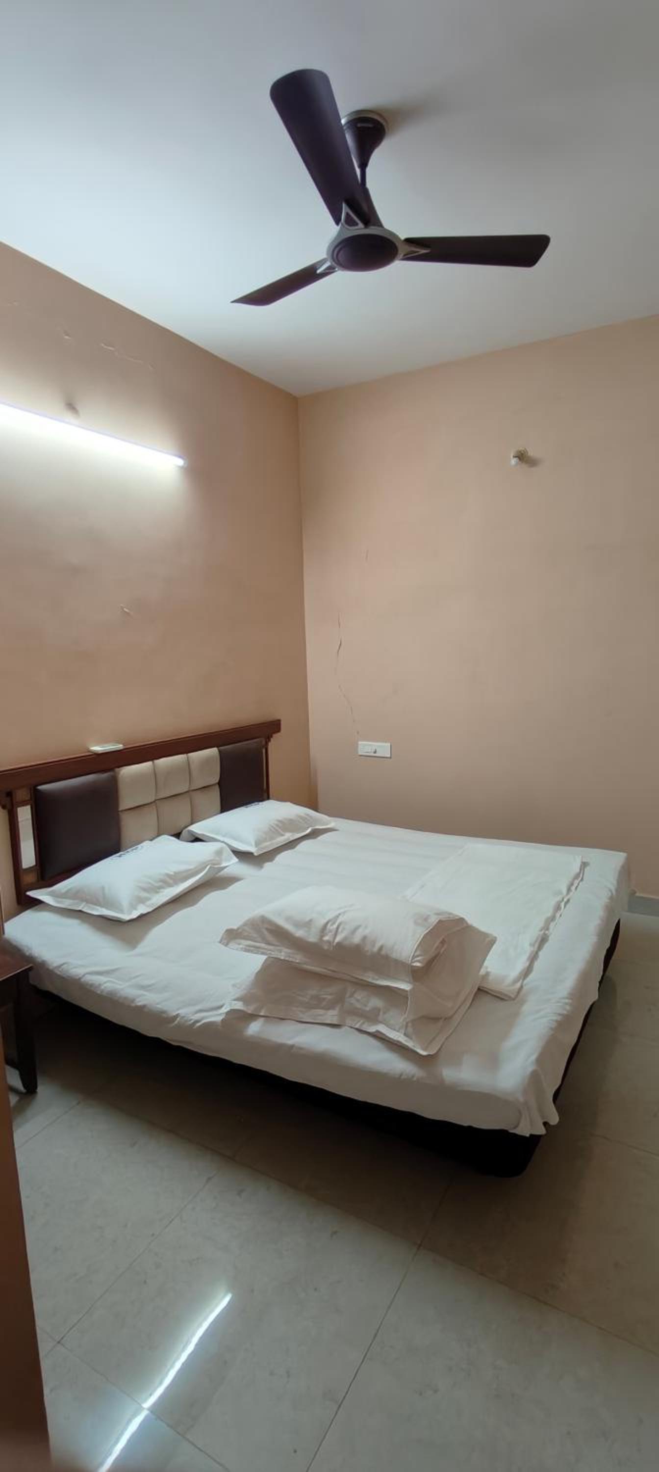 Deluxe One-Bedroom Apartment photo 1
