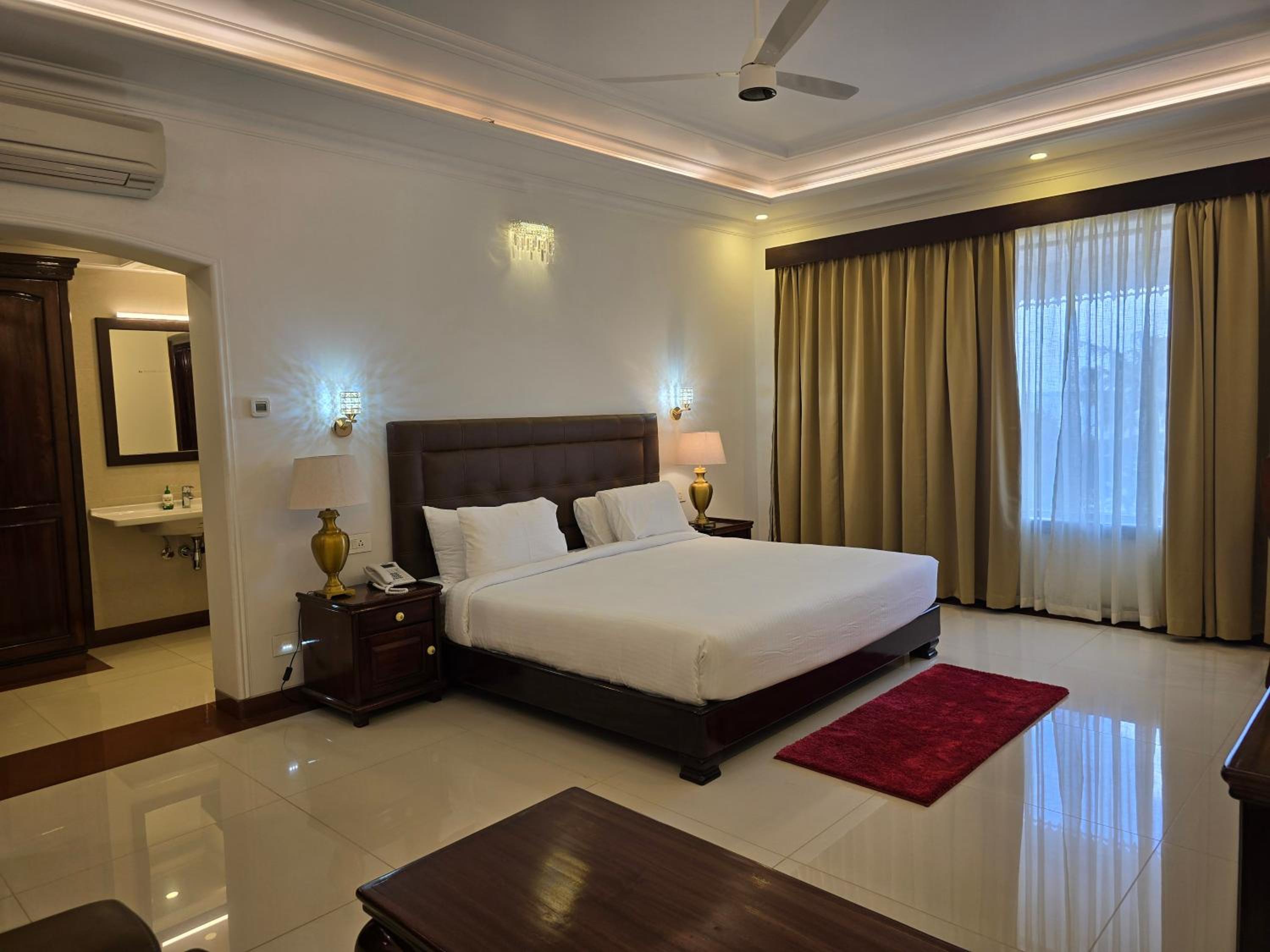 Deluxe Suite