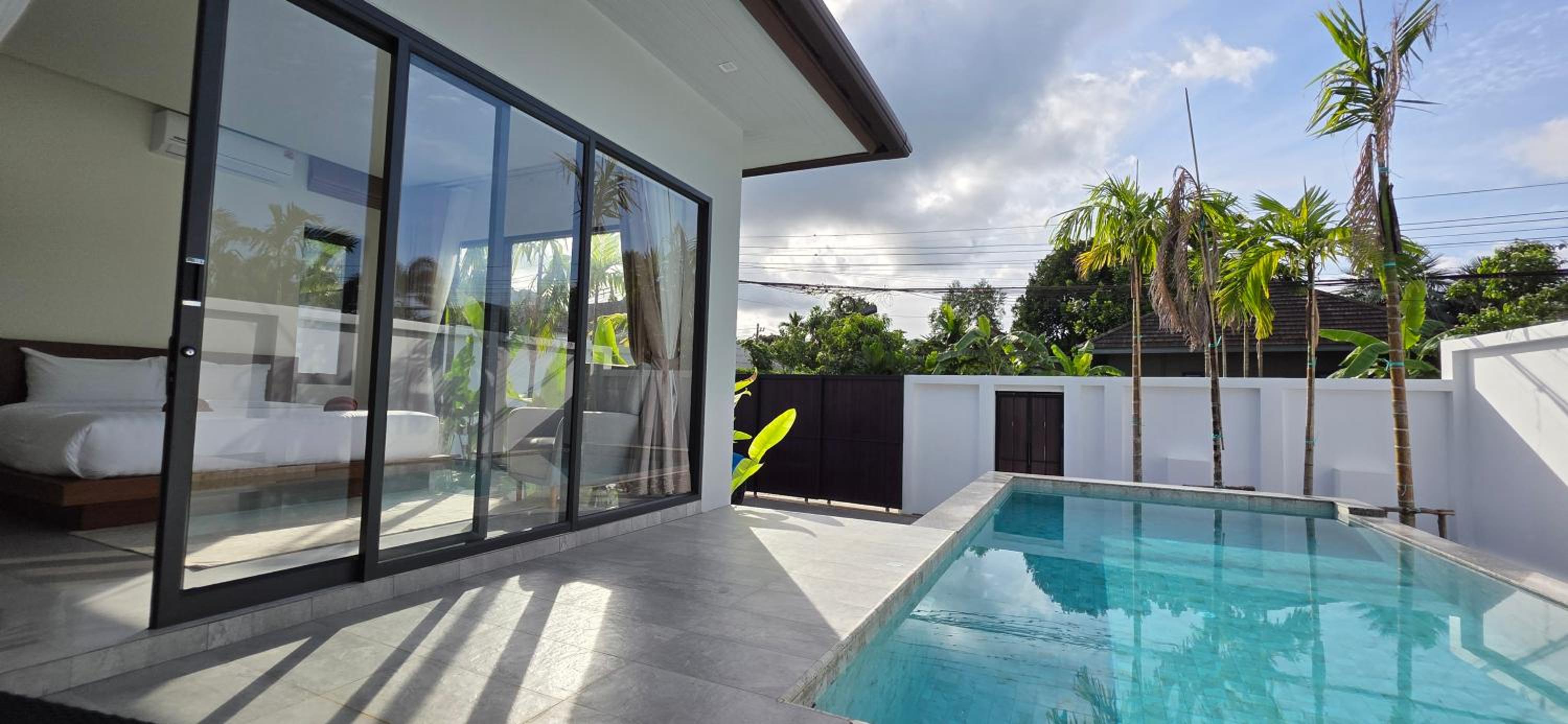 Three-Bedroom Villa - Photo 2