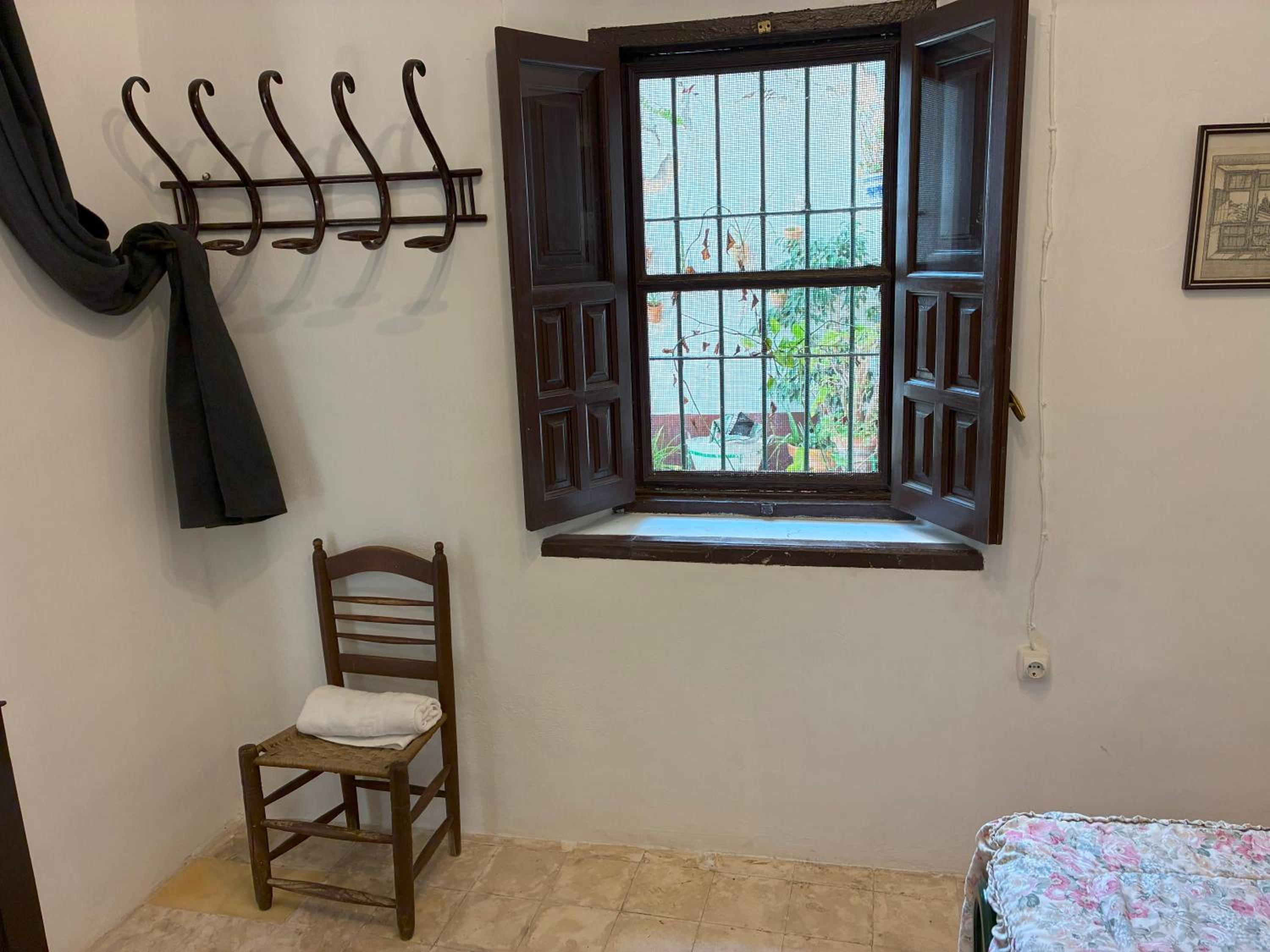 Double Room - Photo 18