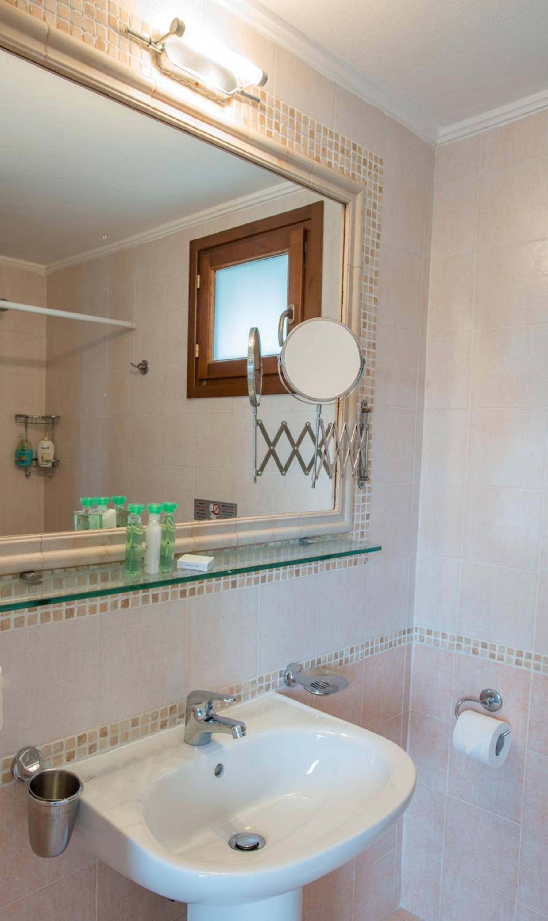 Two-Bedroom Suite Sea View with Jetted Tub photo 3