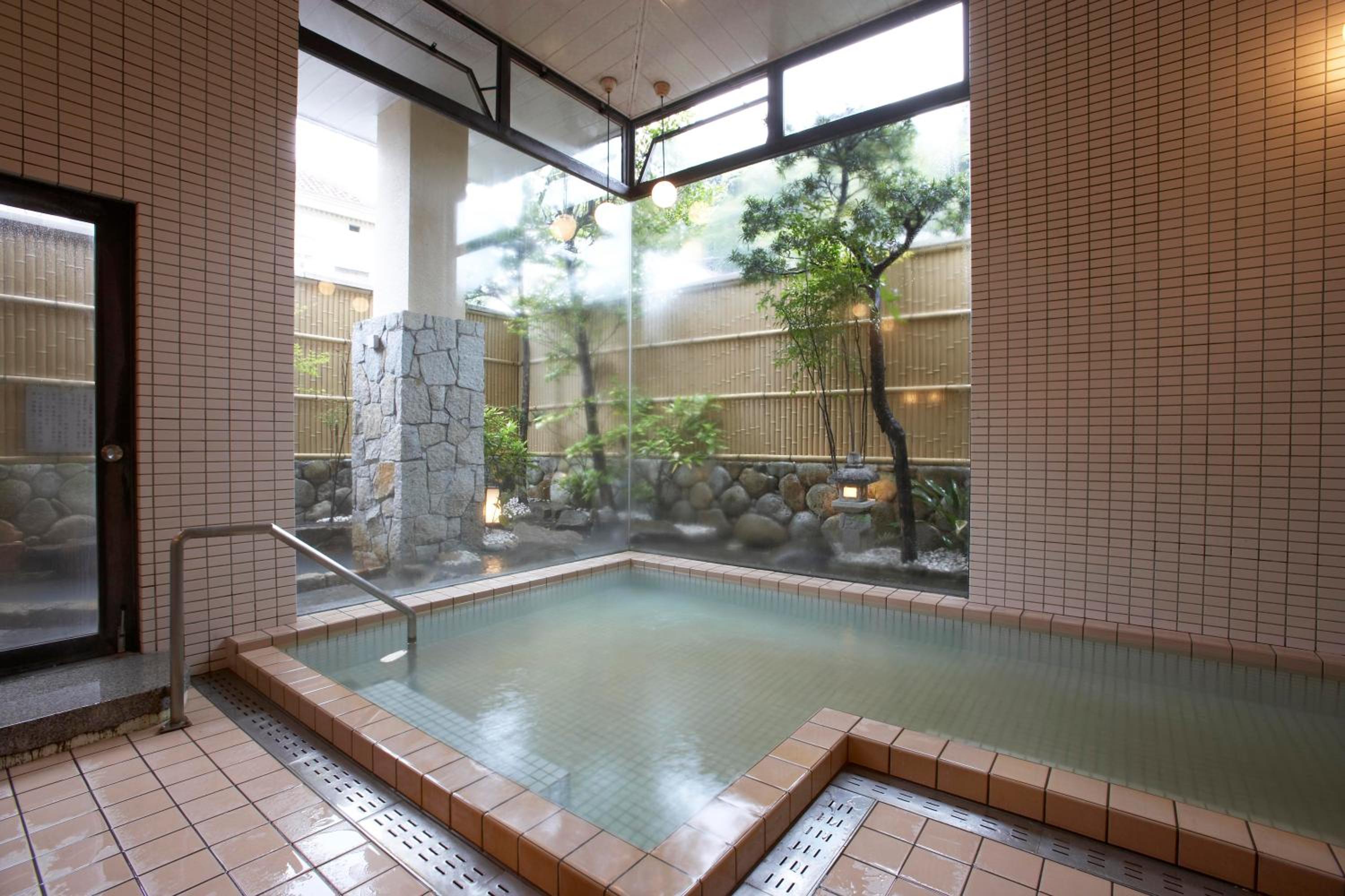 Twin Room - Non-Smoking photo 2