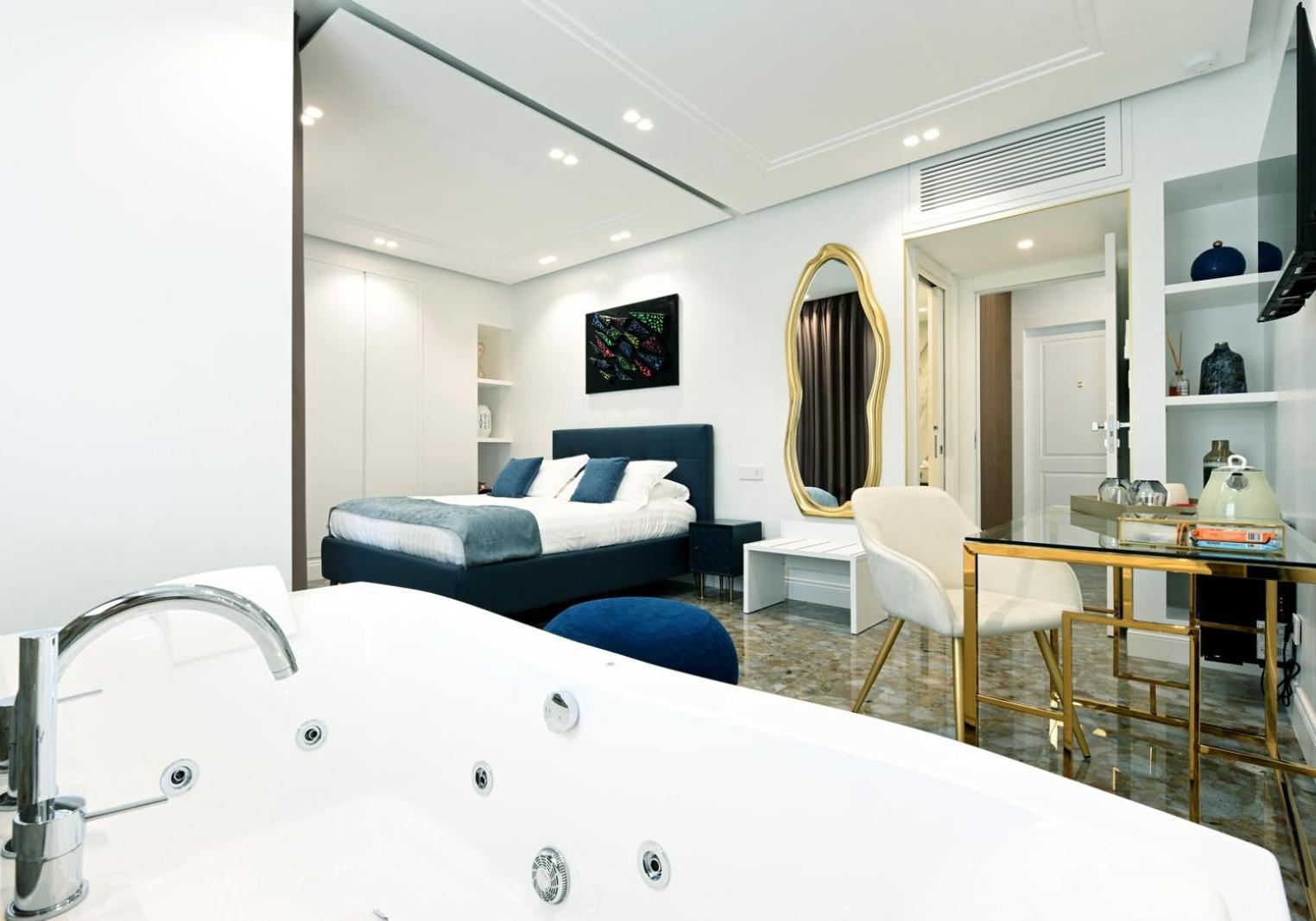 Deluxe Suite with Spa Bath