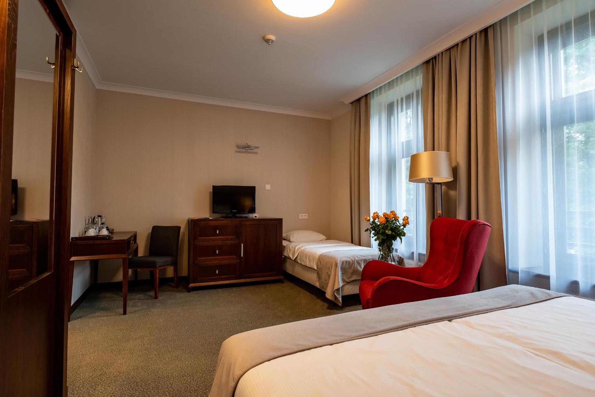 Basic Triple Room photo 2