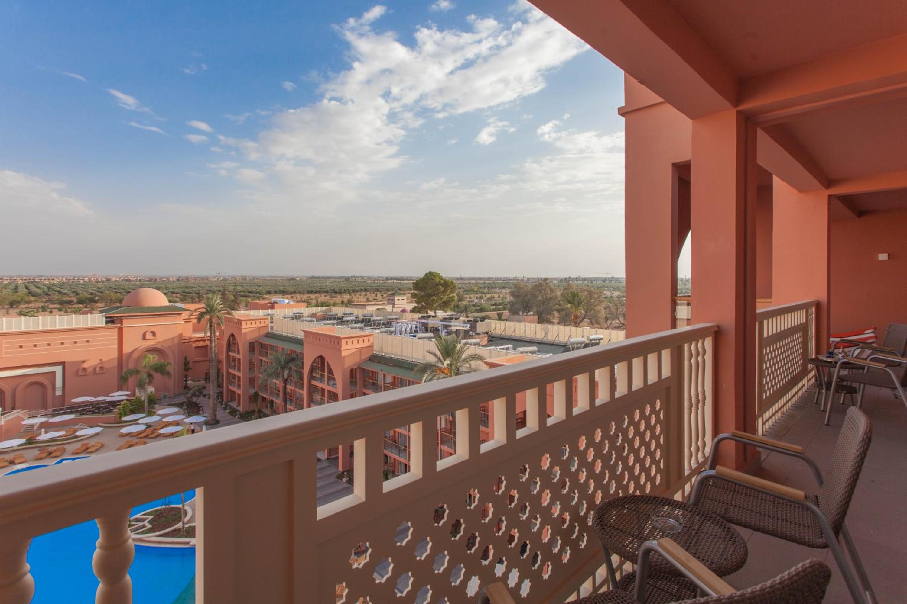 Prestige Suite Jaccuzi Two Double Rooms With Pool View thumbnail 6