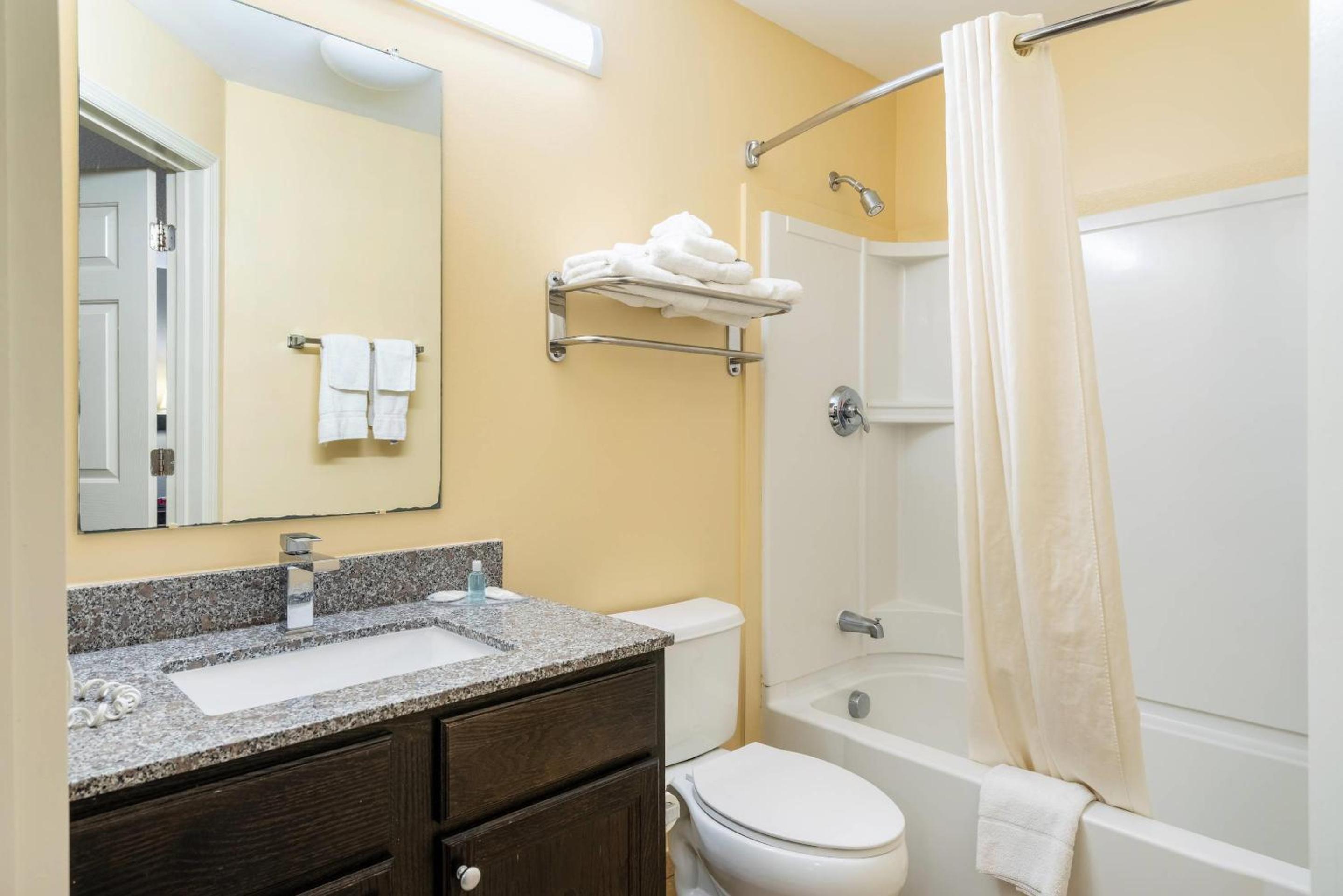 Superior Queen Room with Two Queen Beds - Accessible/Non Smoking - Photo 2