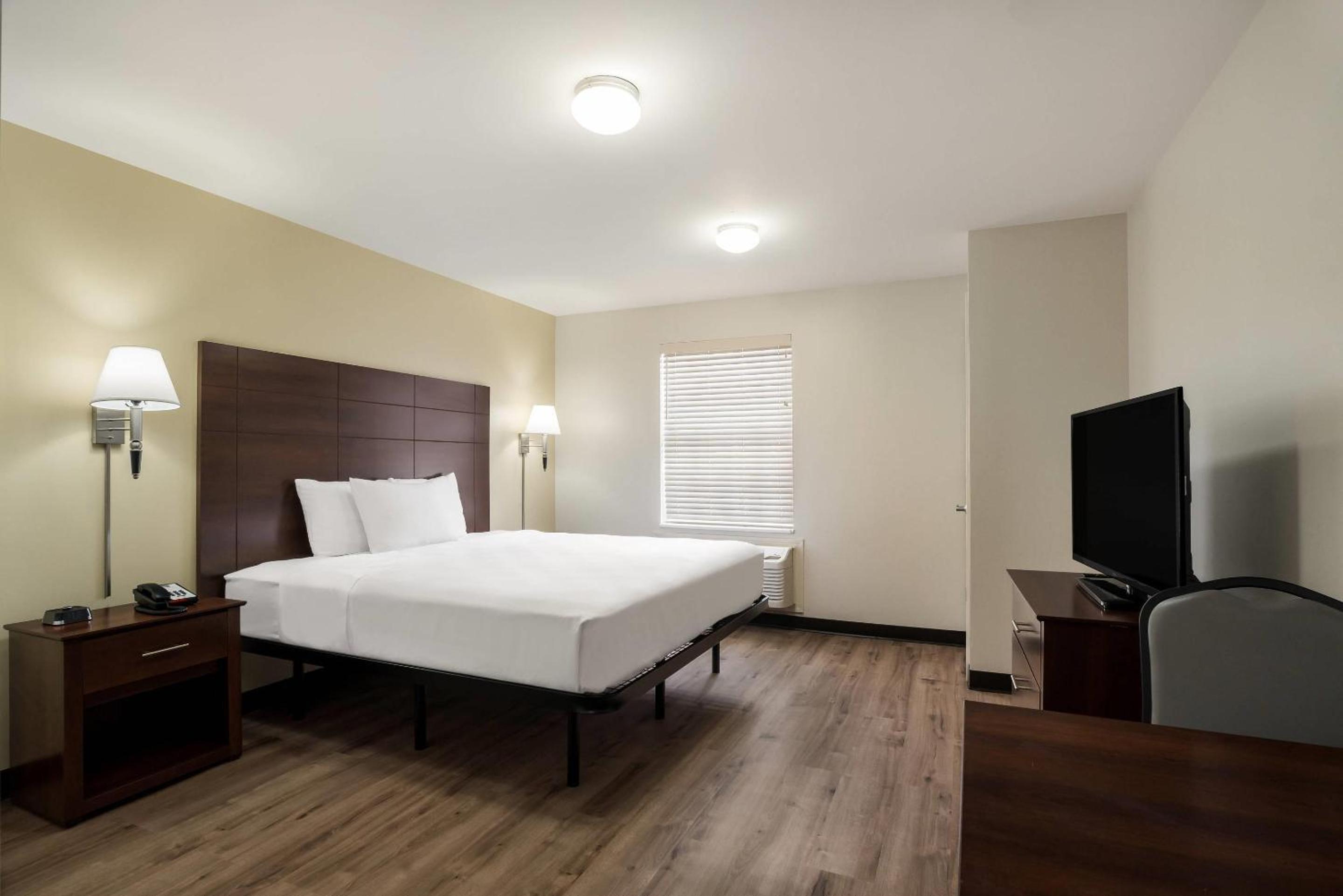 Queen Room - Non-Smoking  - Photo 2