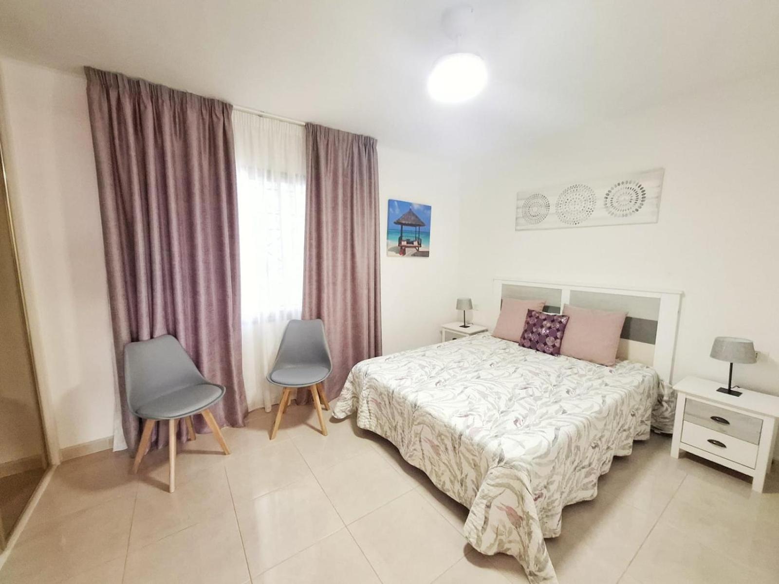 One-Bedroom Apartment with View photo 2