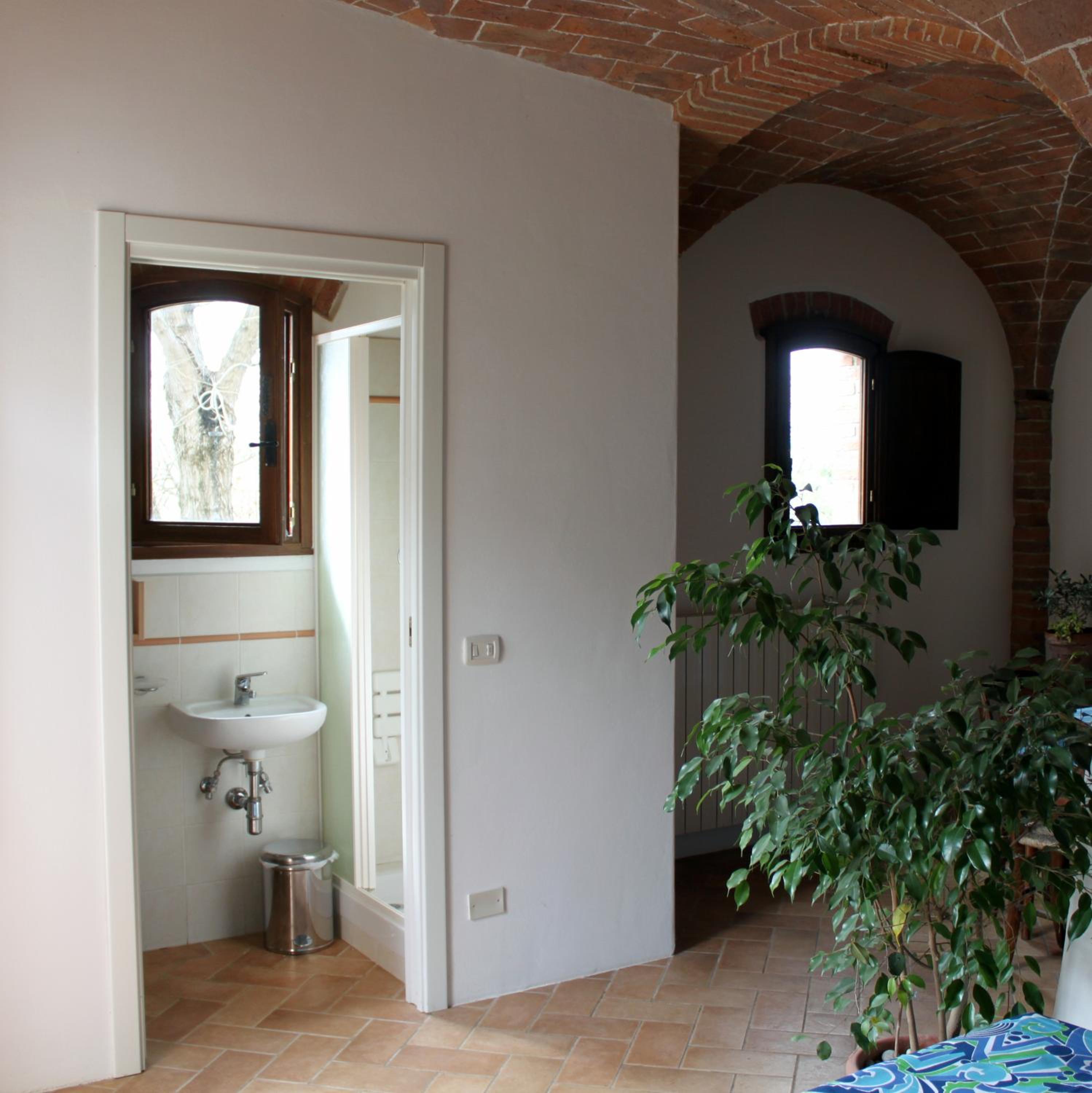 Quadruple Room with Private Bathroom photo 3
