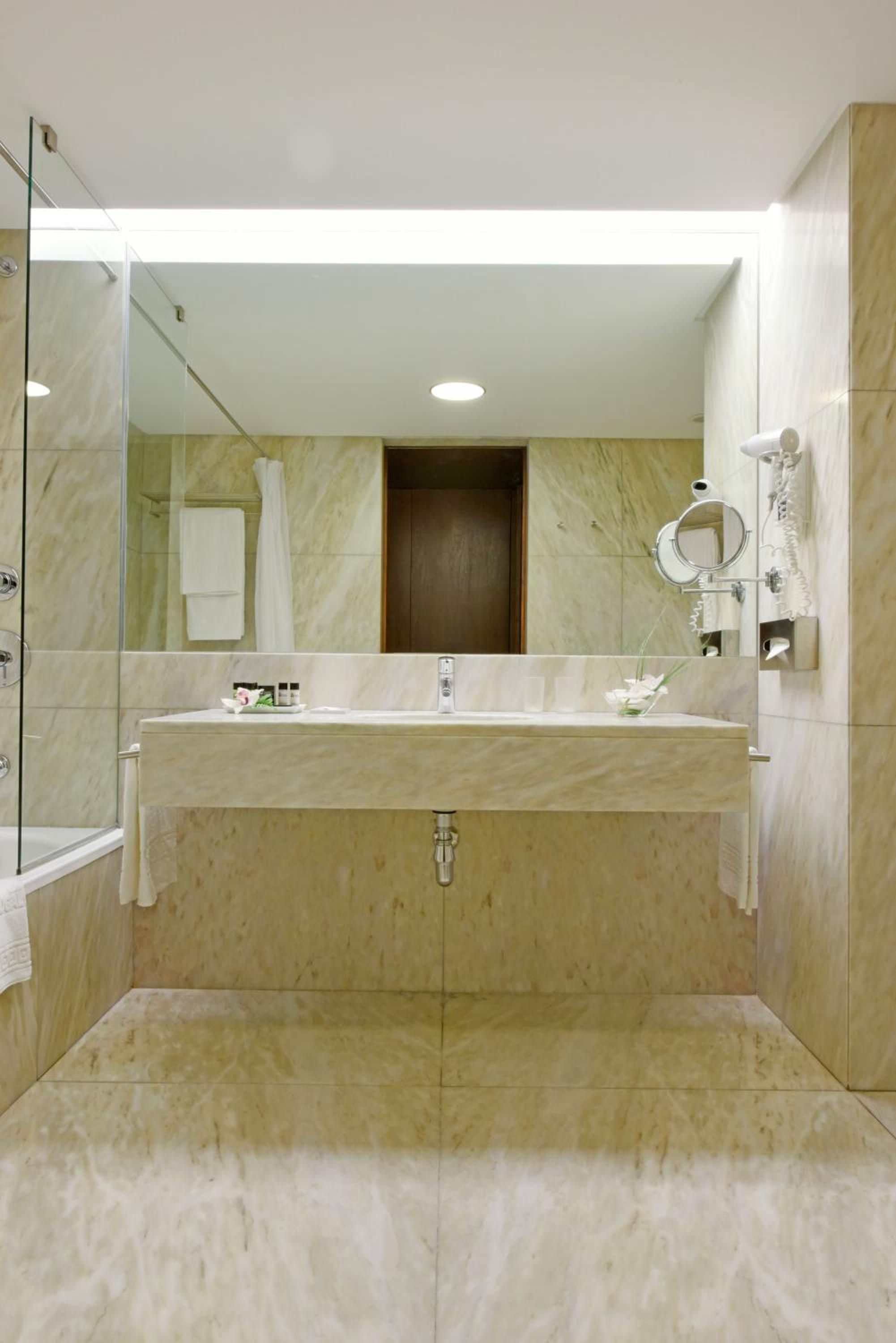 Classic Double or Twin Room - Photo 4