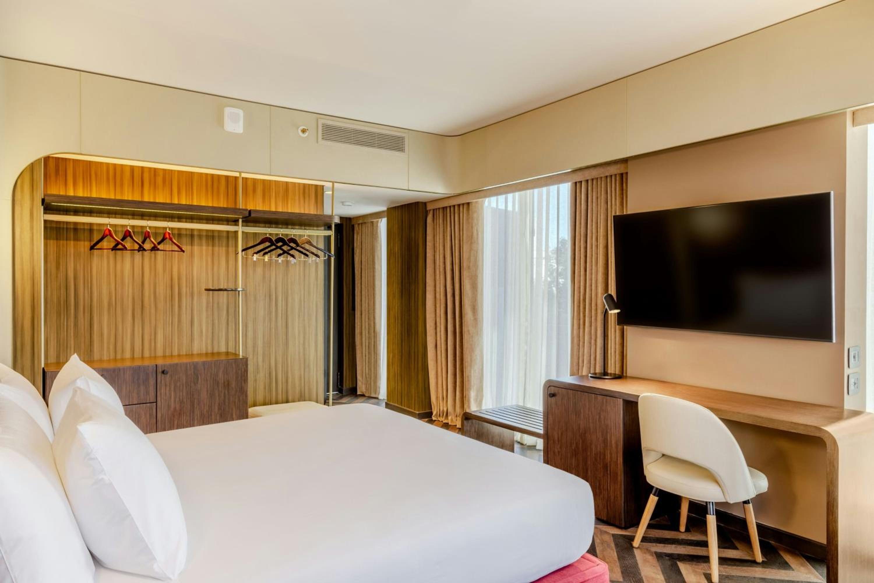Executive King Room