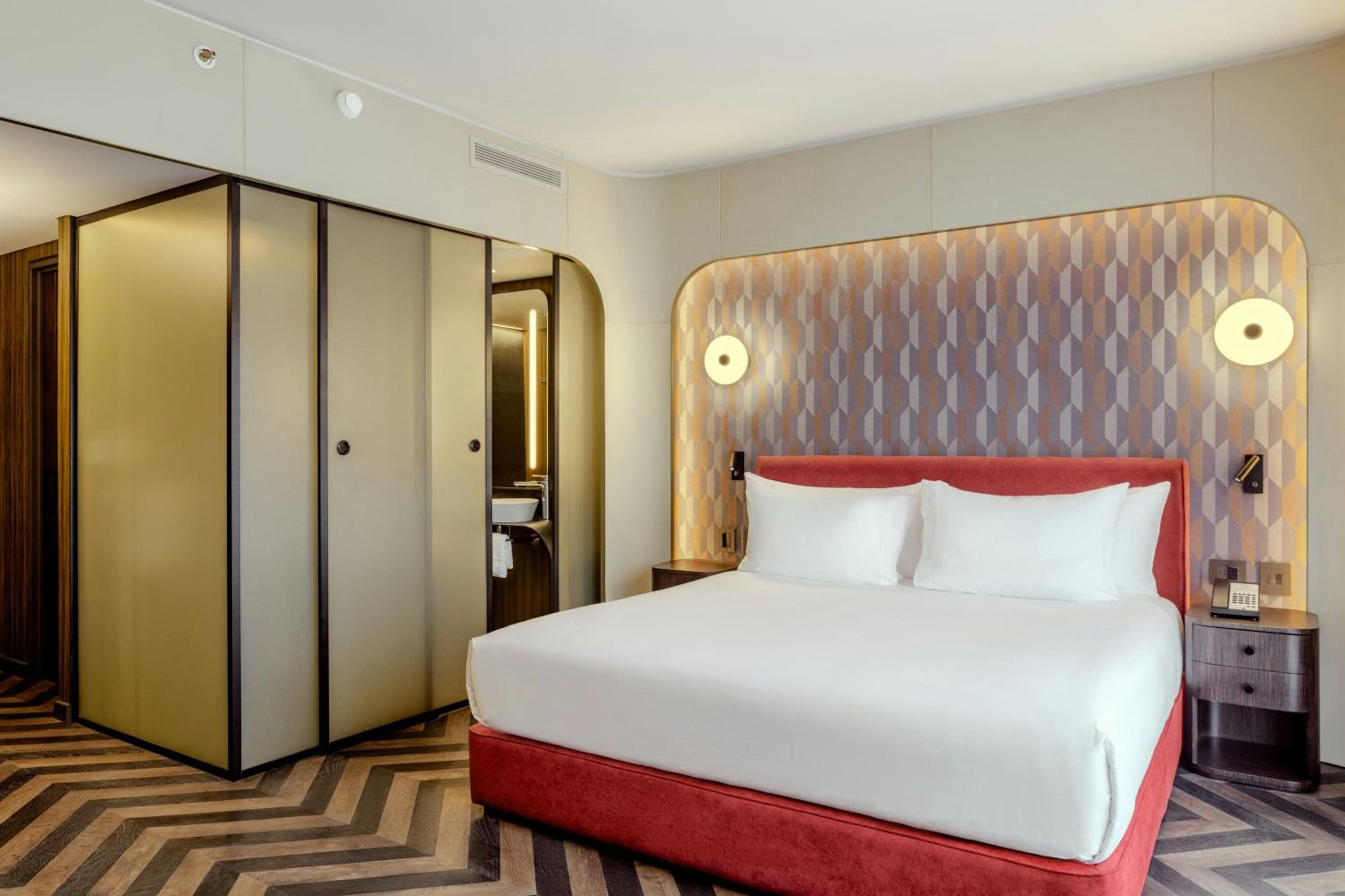 Junior Suite with One King Bed