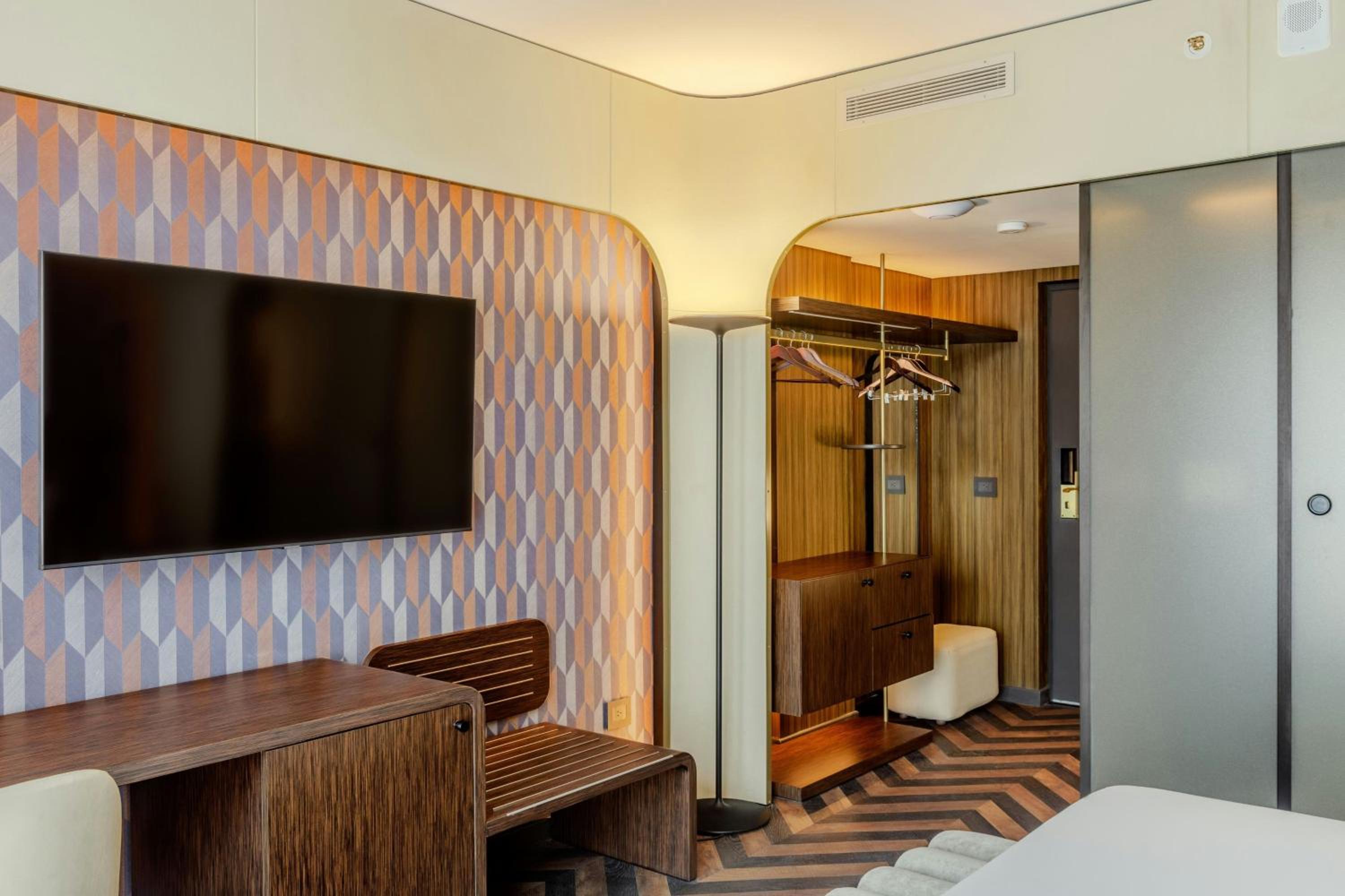 Executive King Room