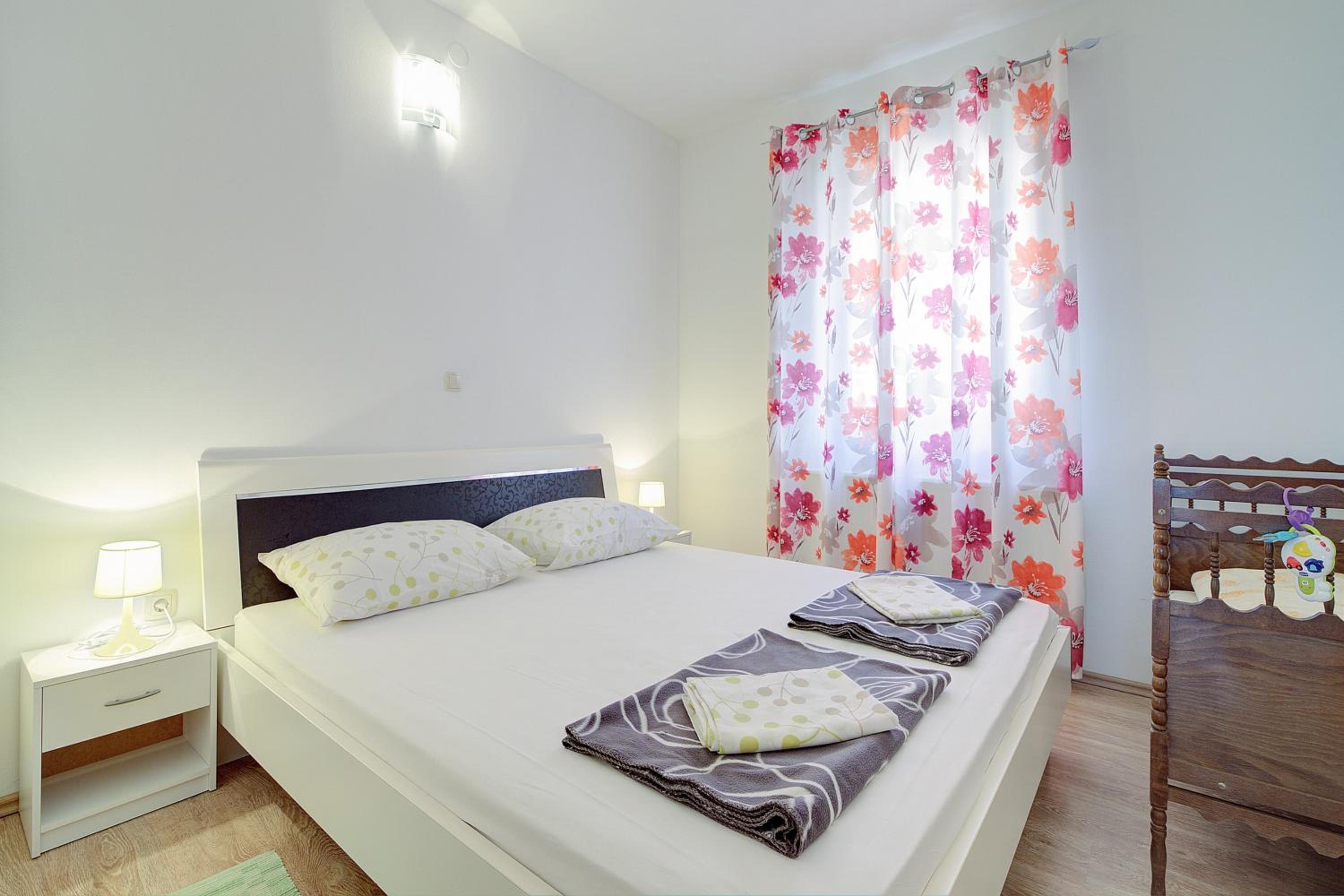 One Bedroom Apartment with Terrace and Sea View 4
