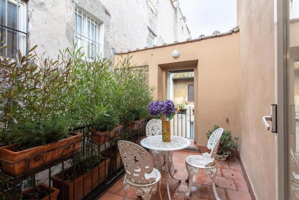 One-Bedroom Apartment with Balcony photo 3