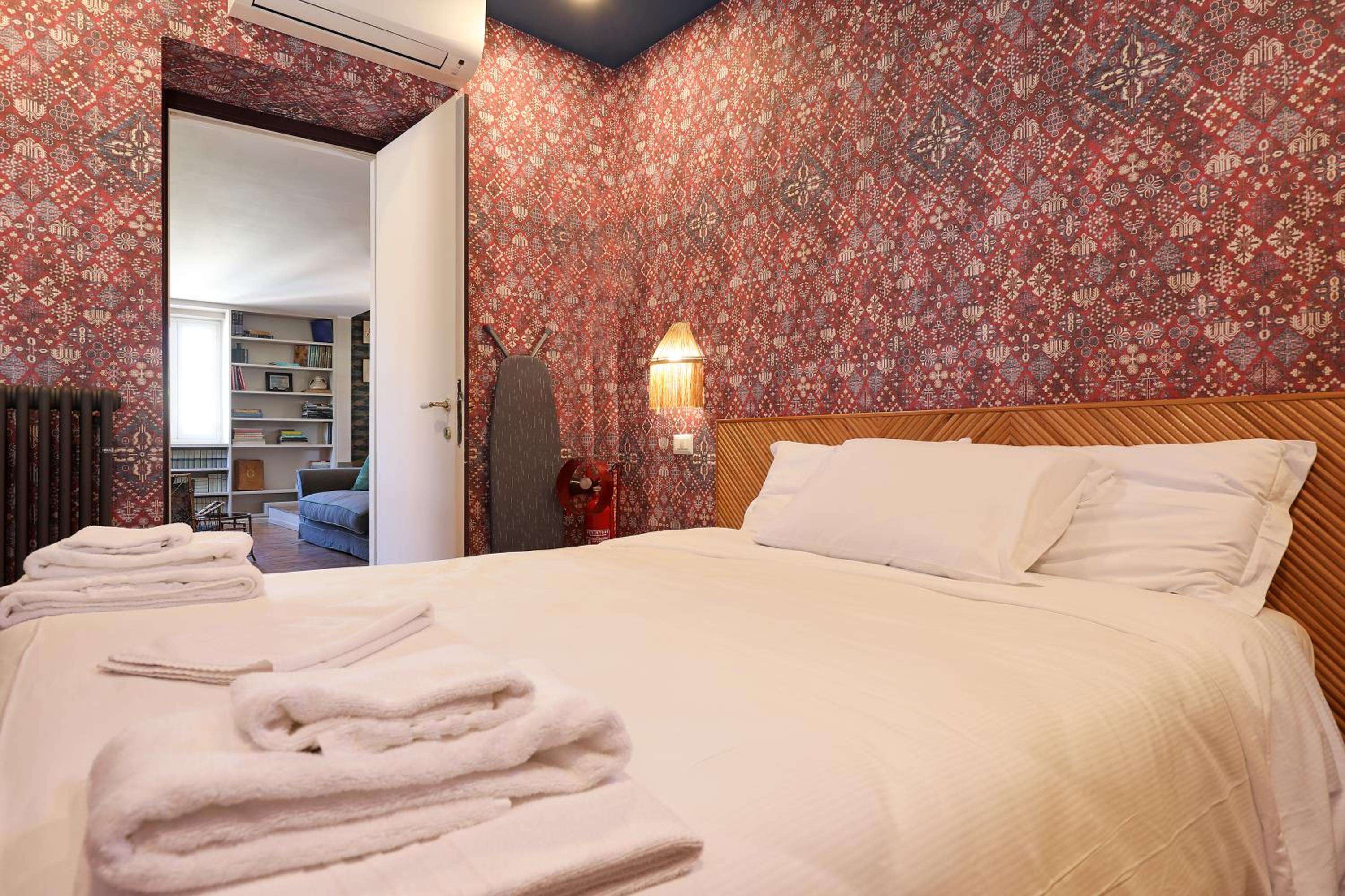 Three-Bedroom Apartment with View photo 2