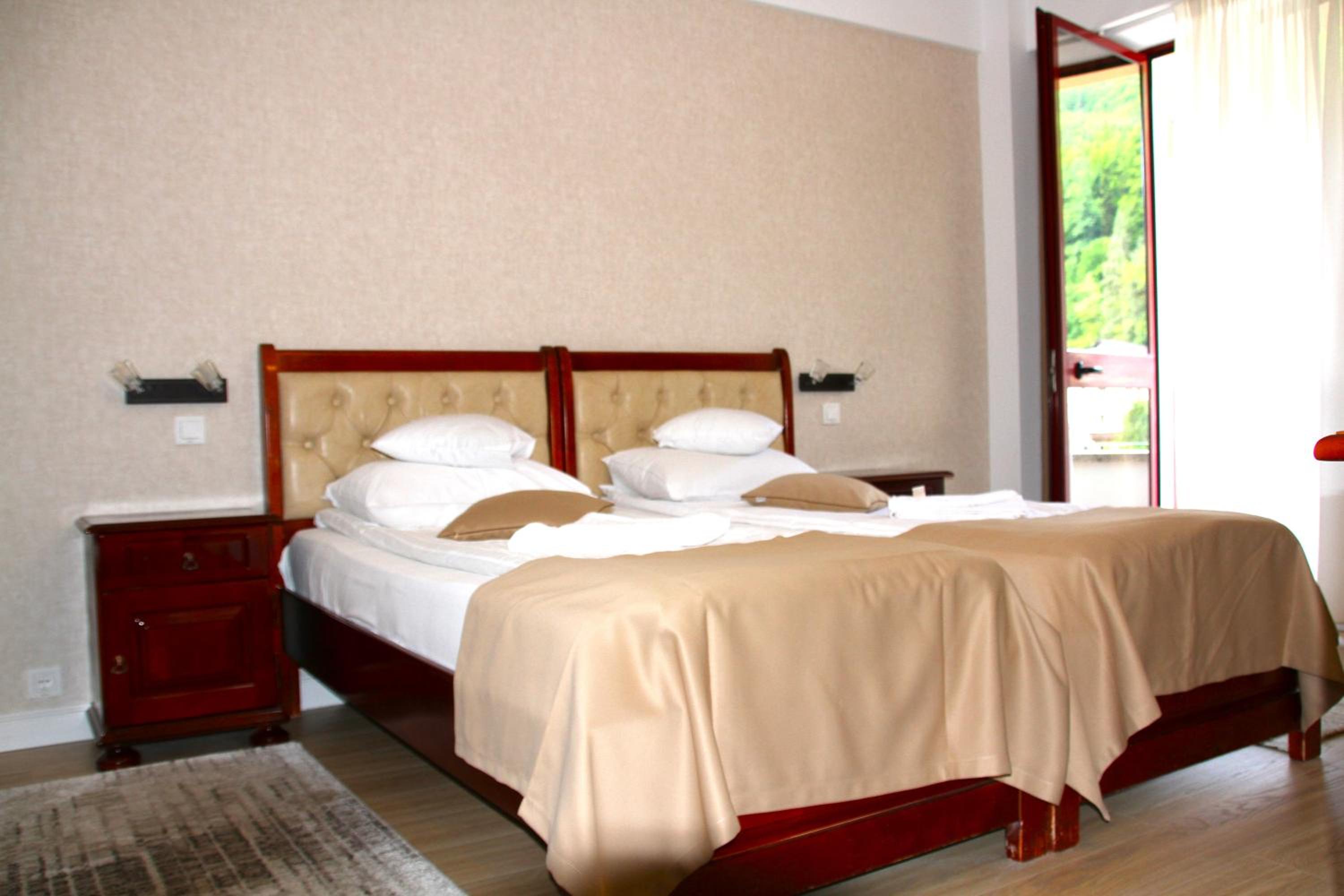 Economy Twin Room photo 3