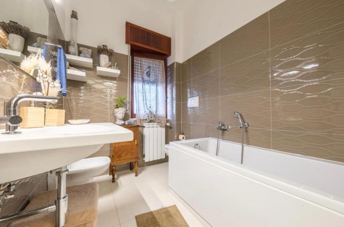 Standard Double Room with Shared Bathroom photo 2