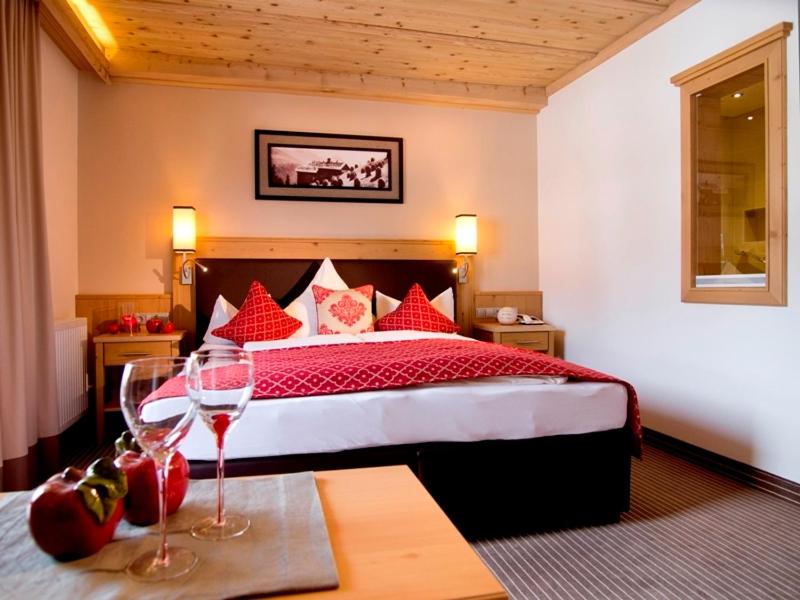Double Room with Balcony - Photo 2