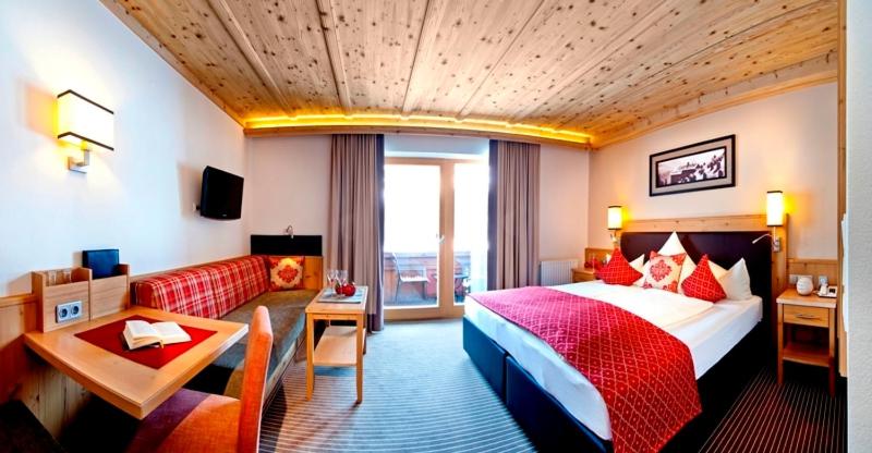 Double Room with Balcony - Photo 1