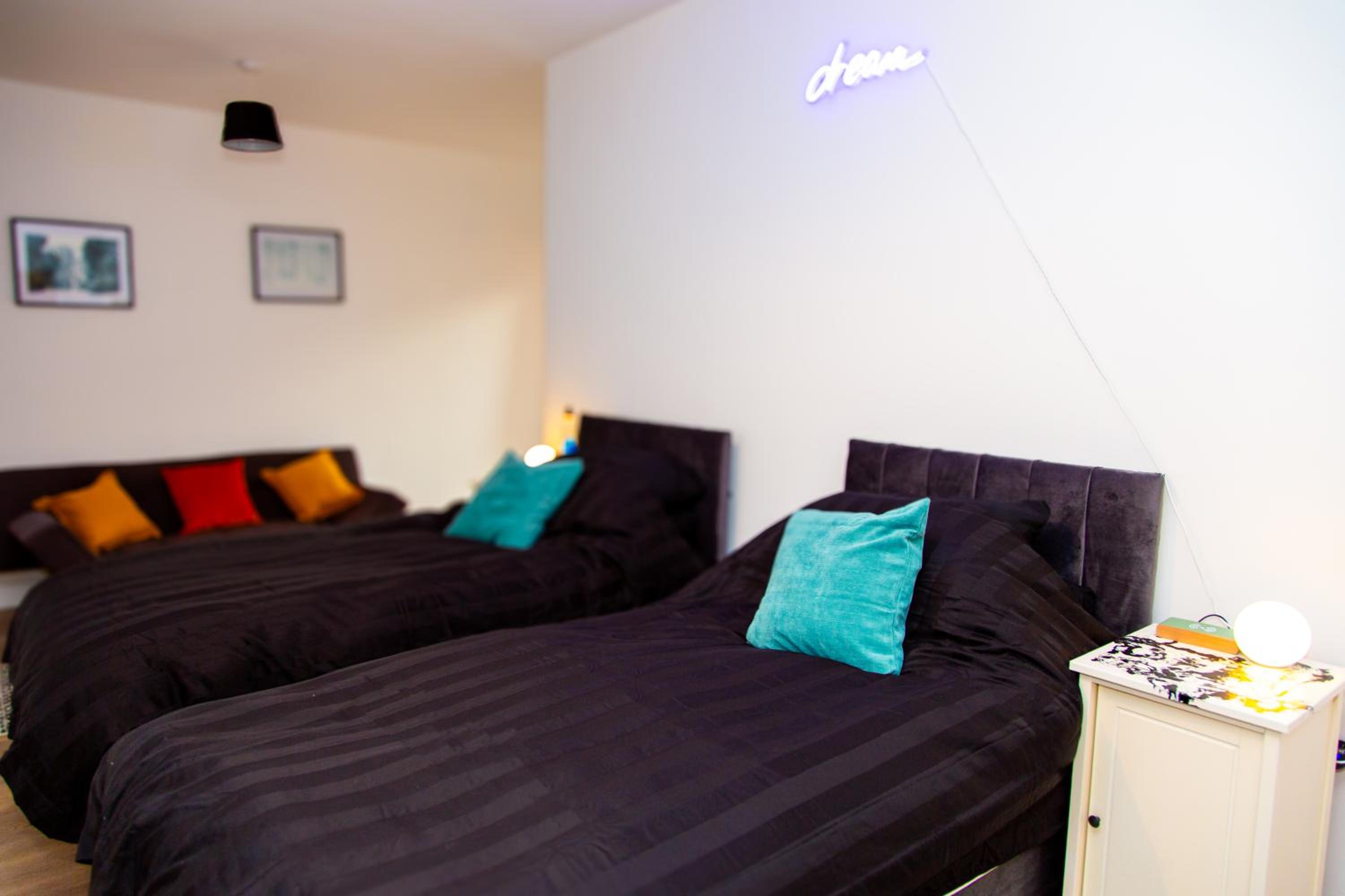 One-Bedroom Apartment photo 2