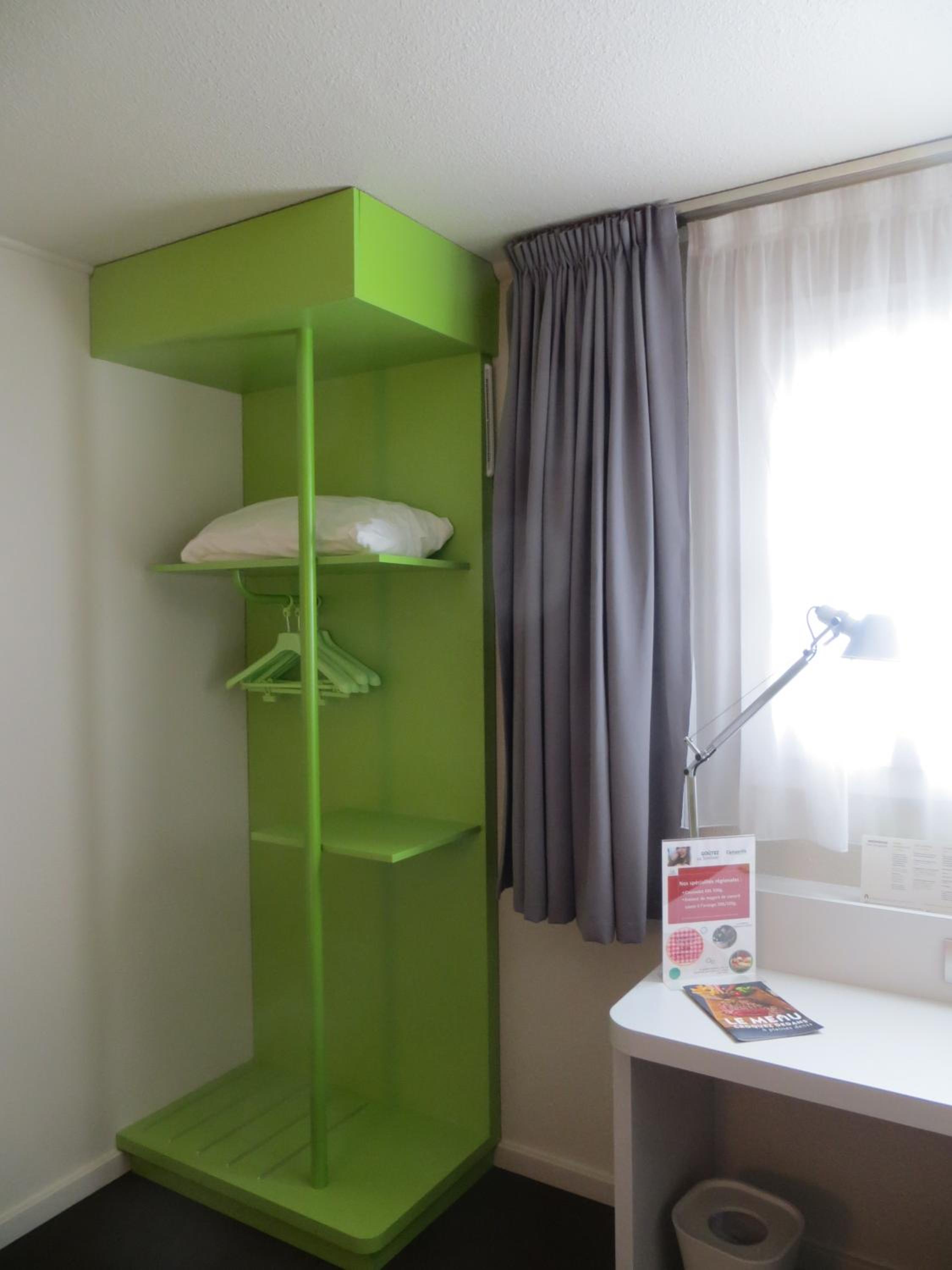 Standard Twin Room with One Single Bed - Up to Ten Years