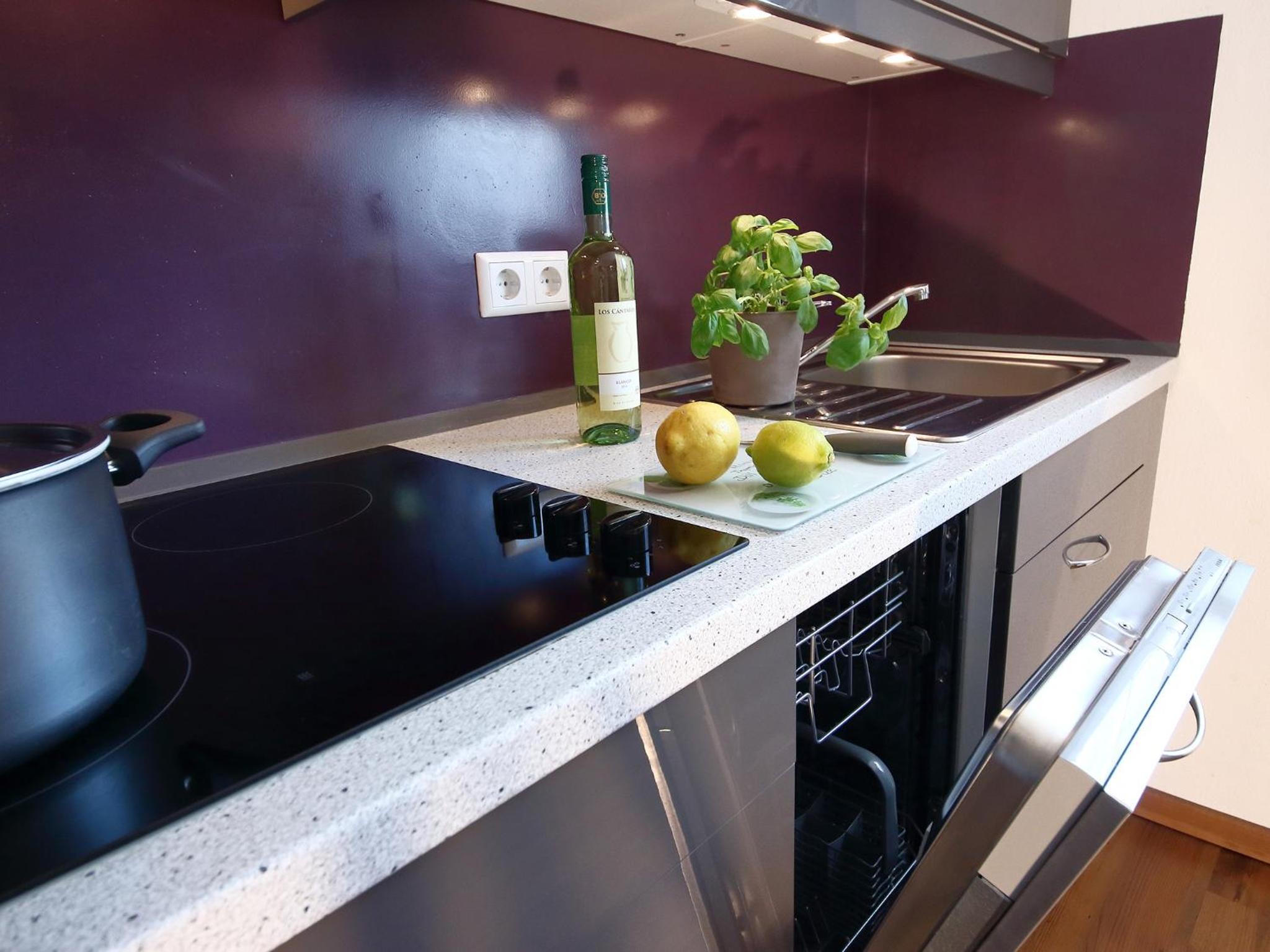 Apartment with Terrace - Photo 7