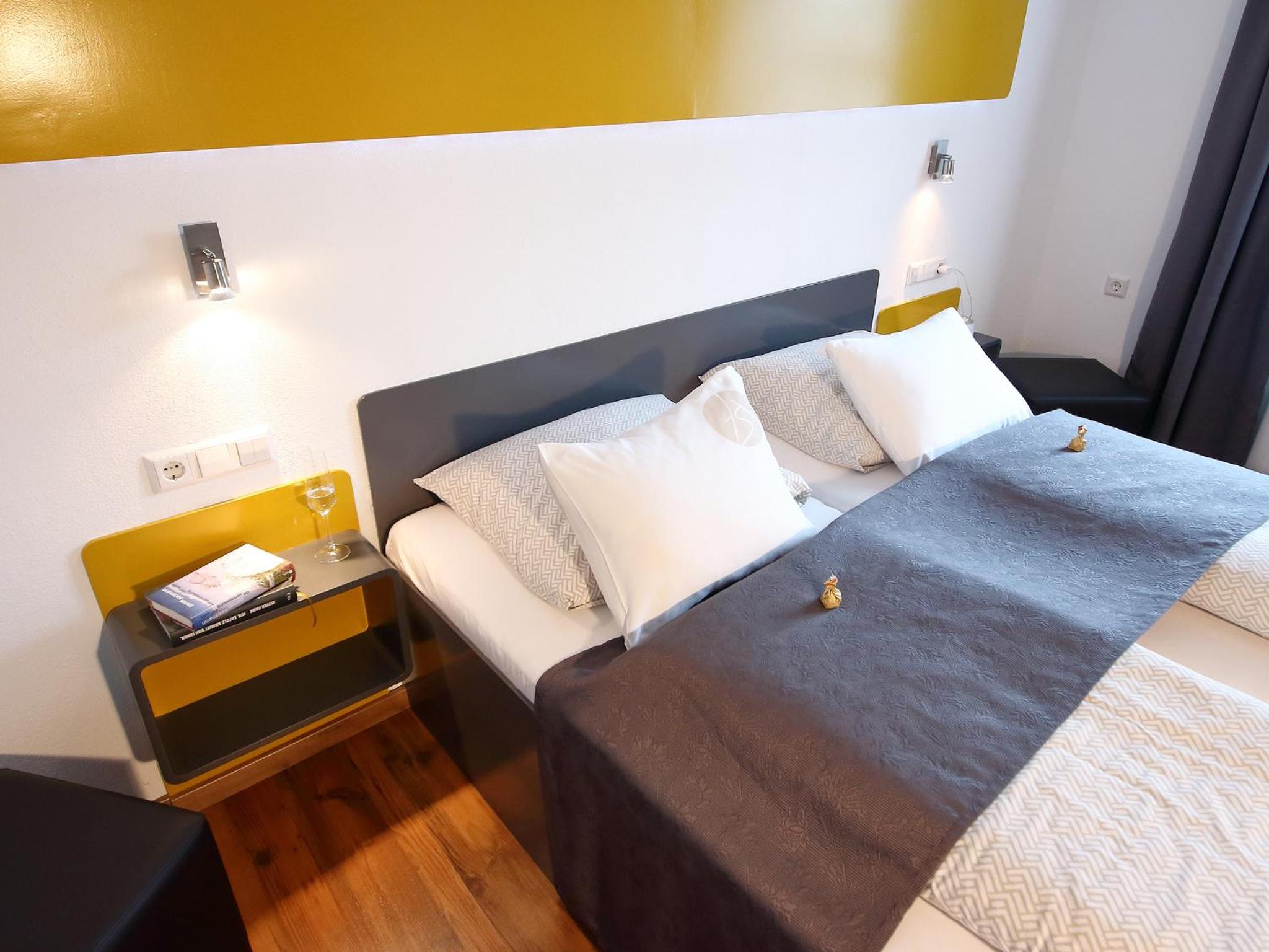 Apartment with Terrace - Photo 19