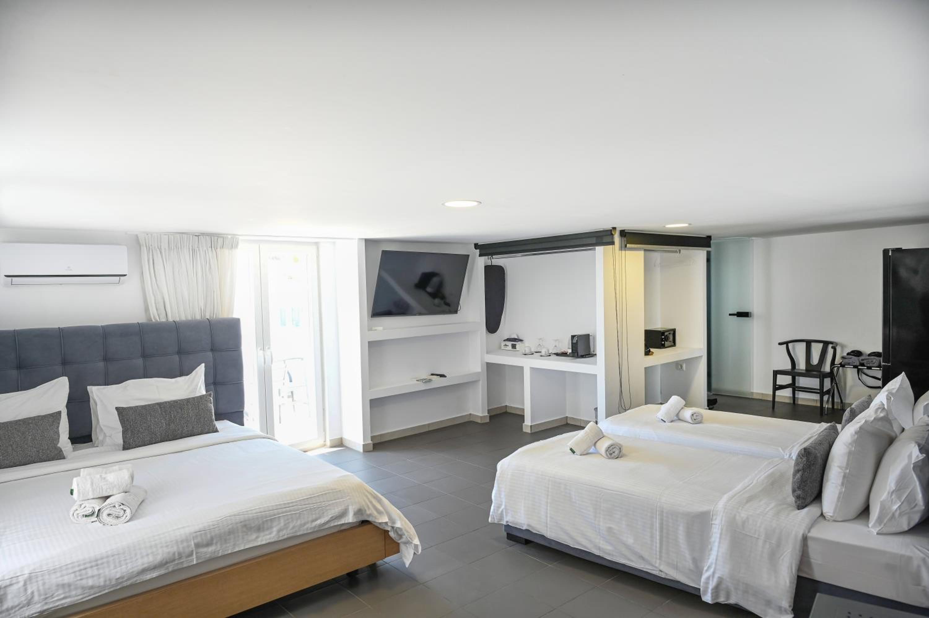 Quadruple Room - Photo 2