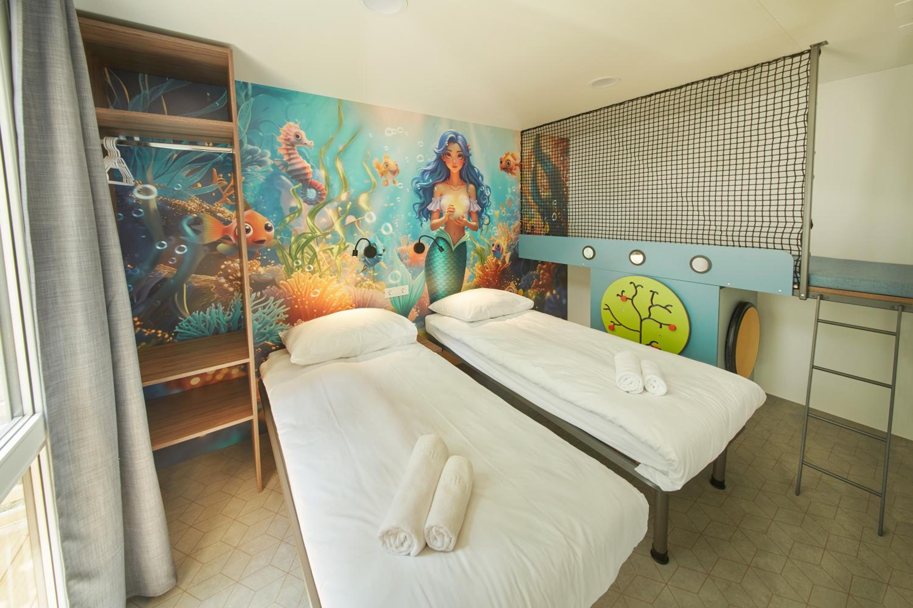 Family Mobile Home with Terrace - Photo 2