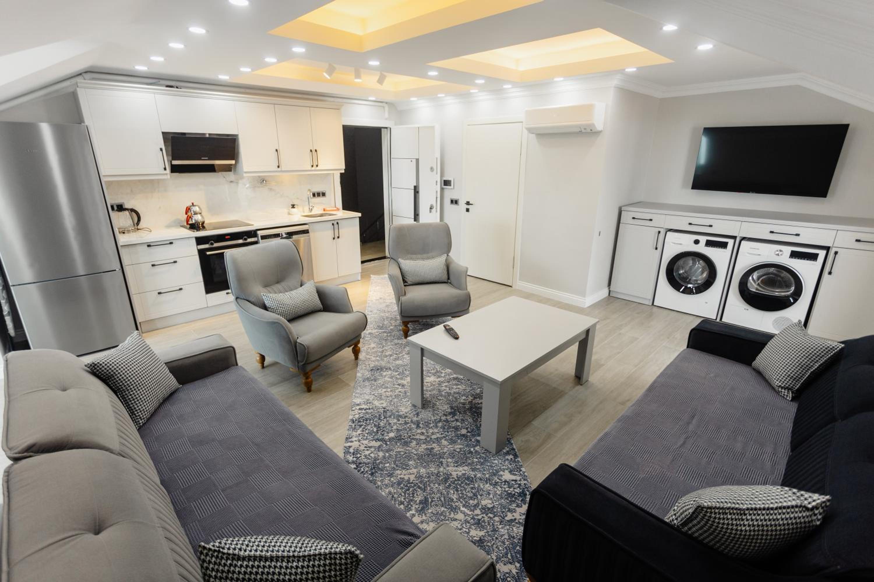Two-Bedroom Apartment with Sea View photo 2