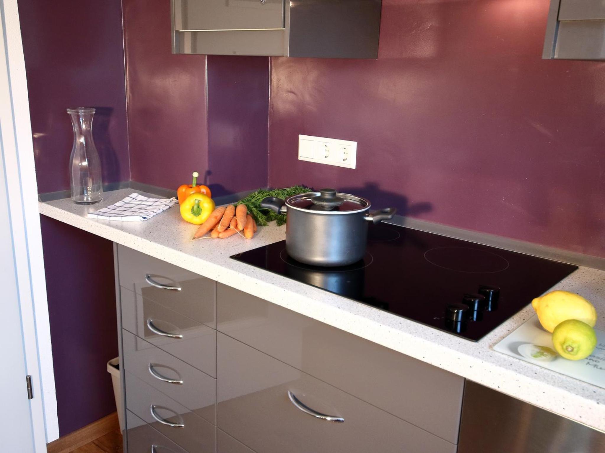Apartment with Terrace - Photo 2