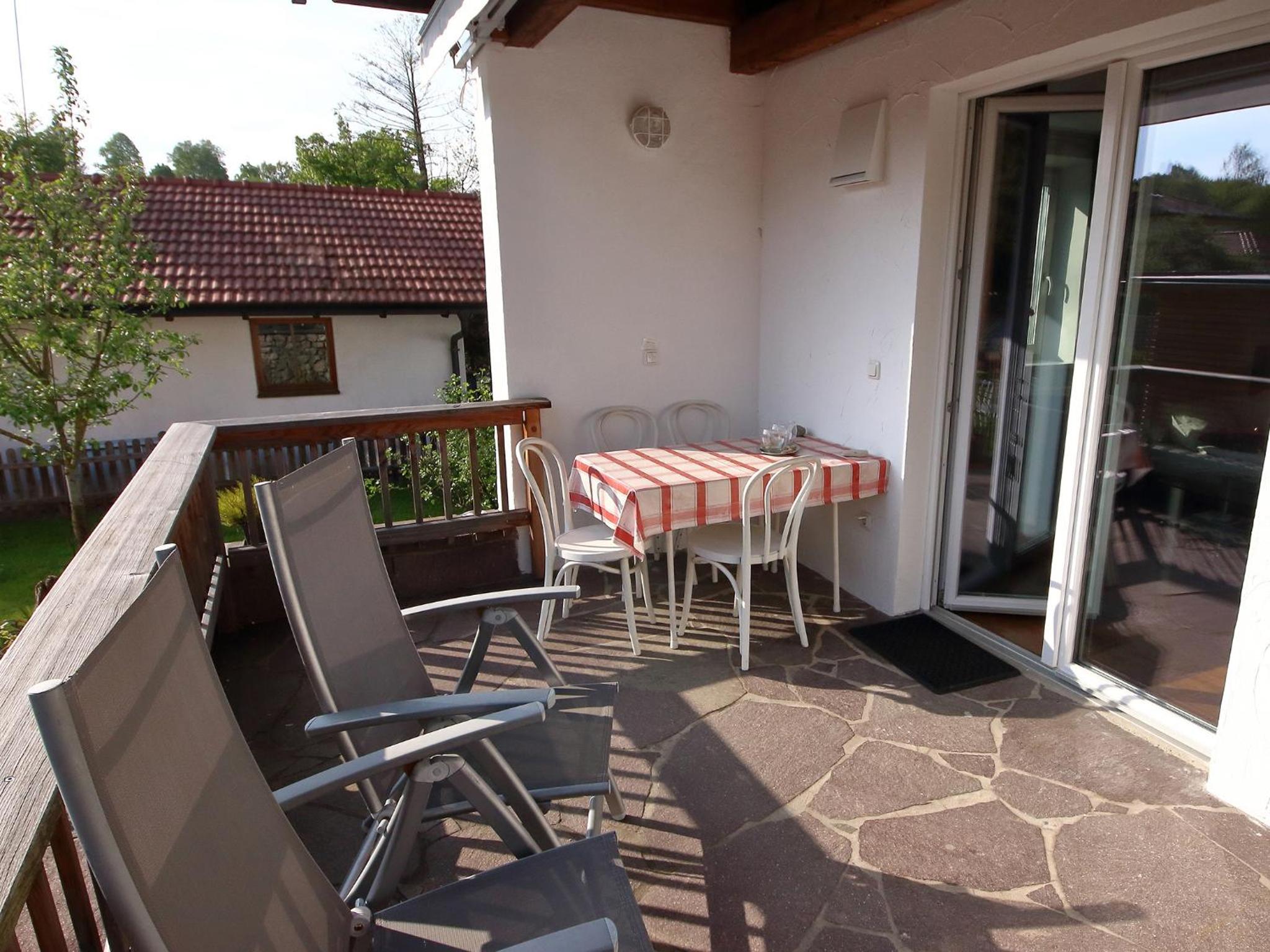 Apartment with Terrace - Photo 17