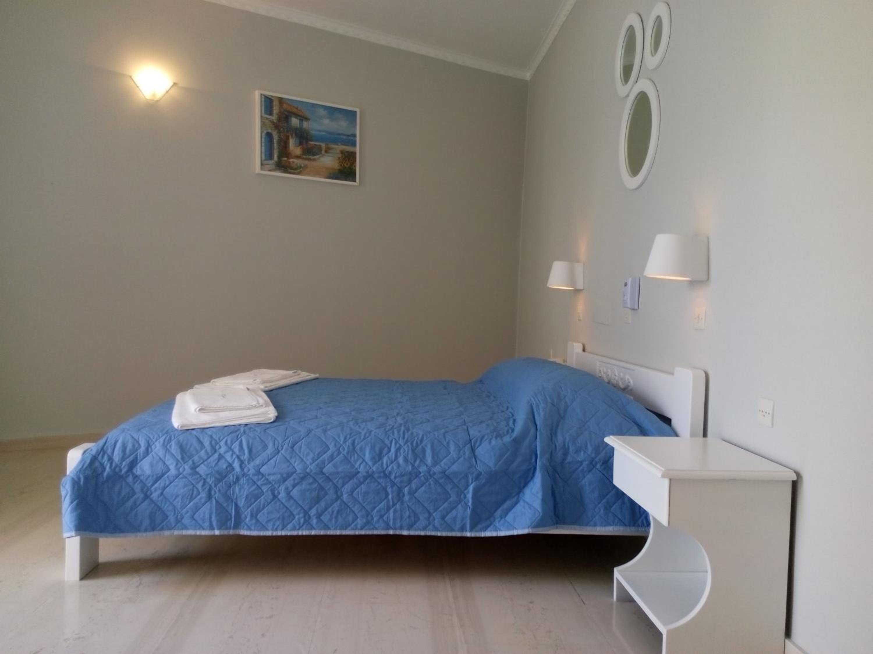 Double or Twin Room - Photo 7