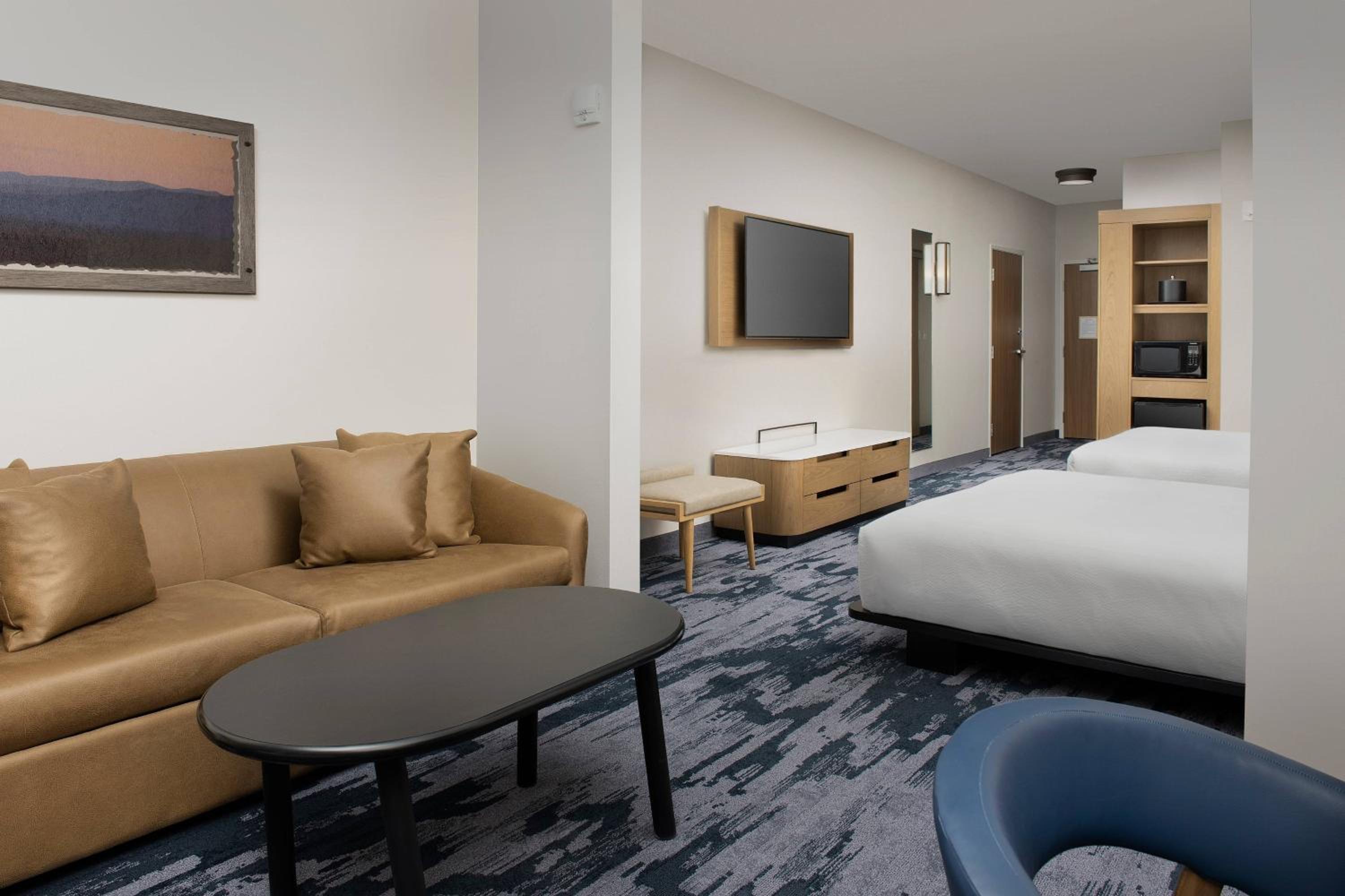 Studio with Two Queen Beds, Bathtub and Sofa Bed - Mobility Access/Hearing Accessible