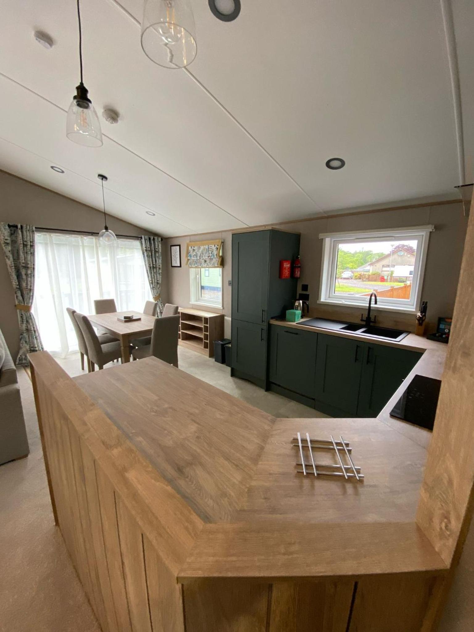 Pet friendly Luxury Hot Tub Lodge – 3 Bed
