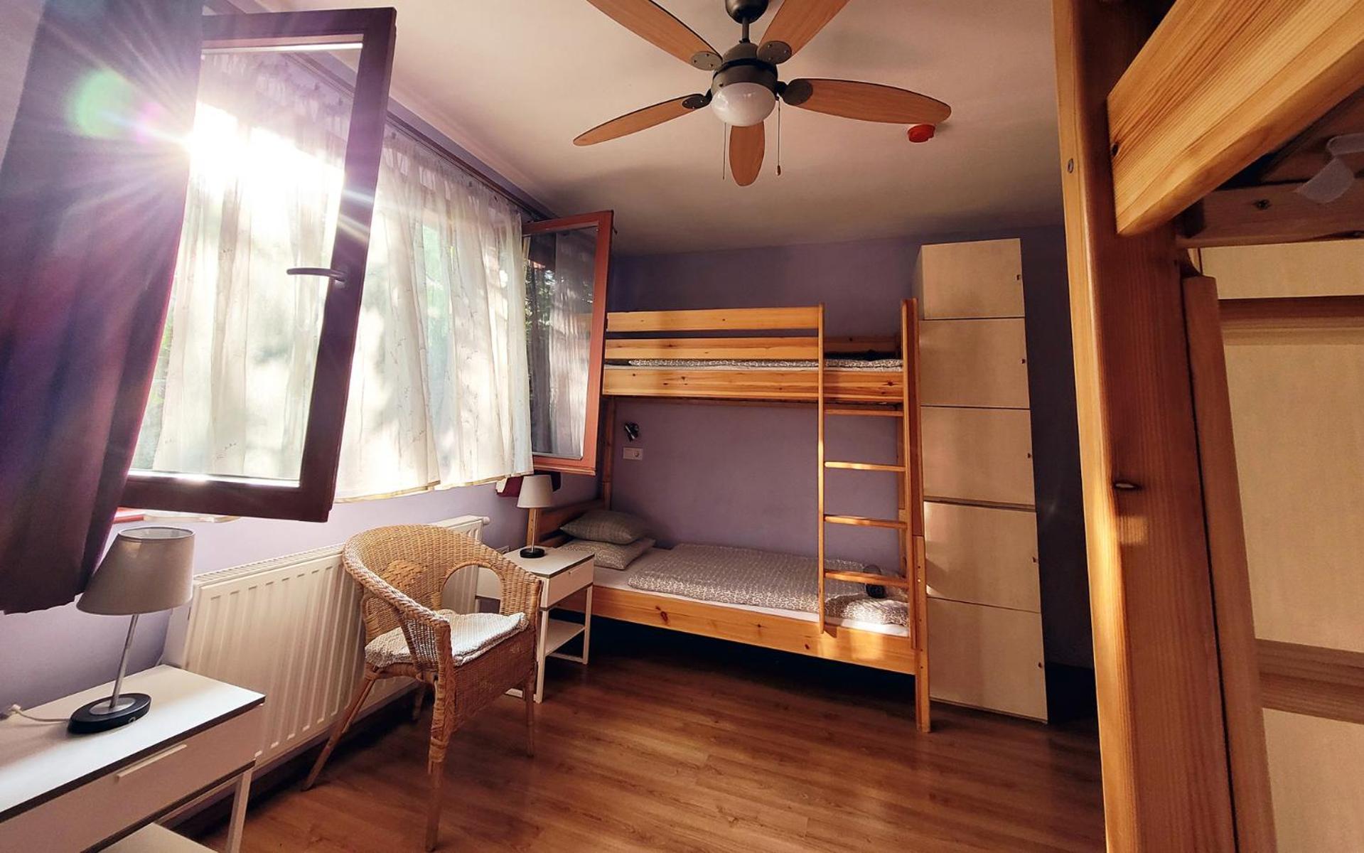 Bed in 6-Bed Mixed Dormitory Room