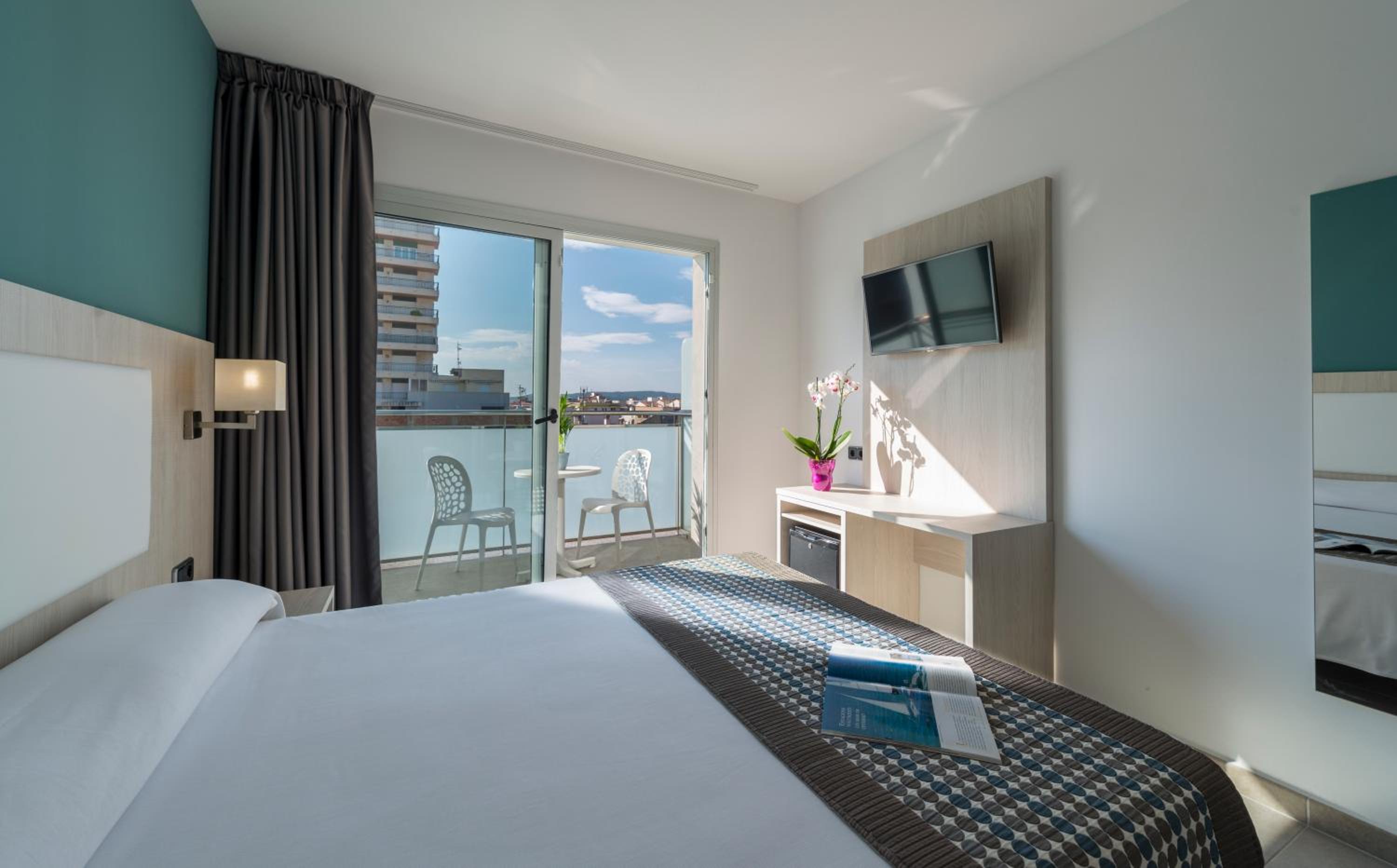 Standard Double Room (2 Adults) - Photo 3