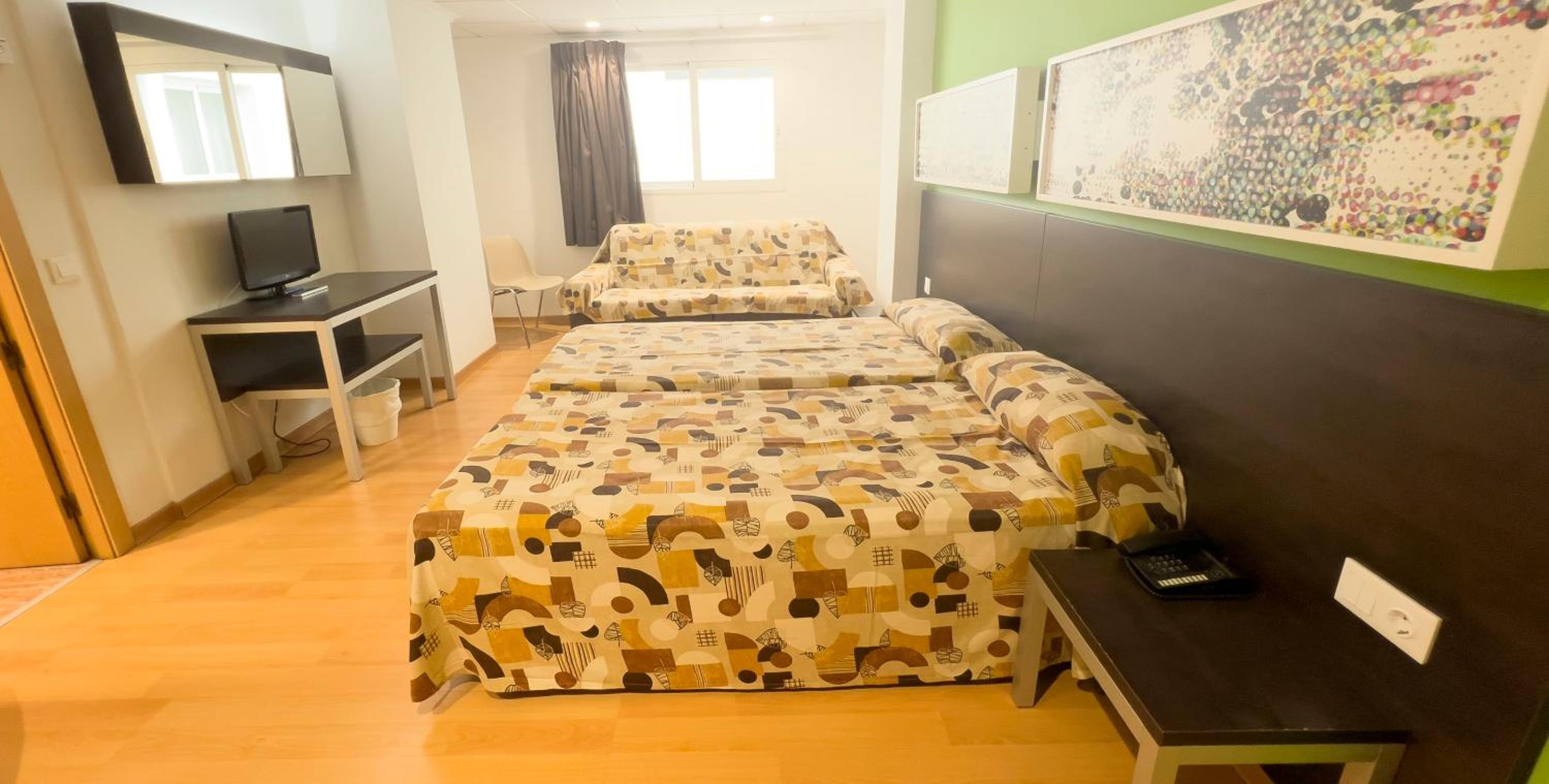Standard Double Room - Photo 2