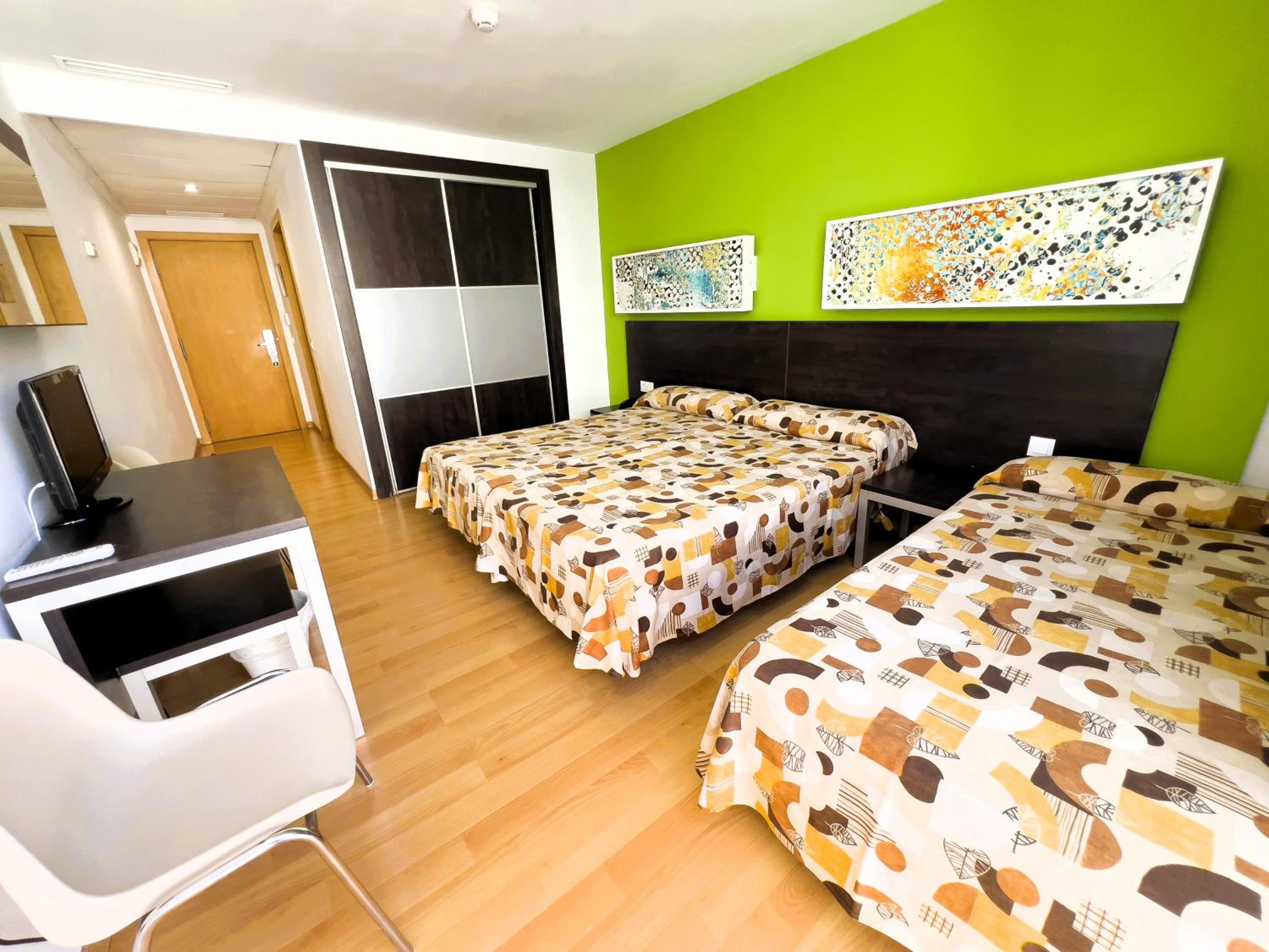 Standard Double Room - Photo 7