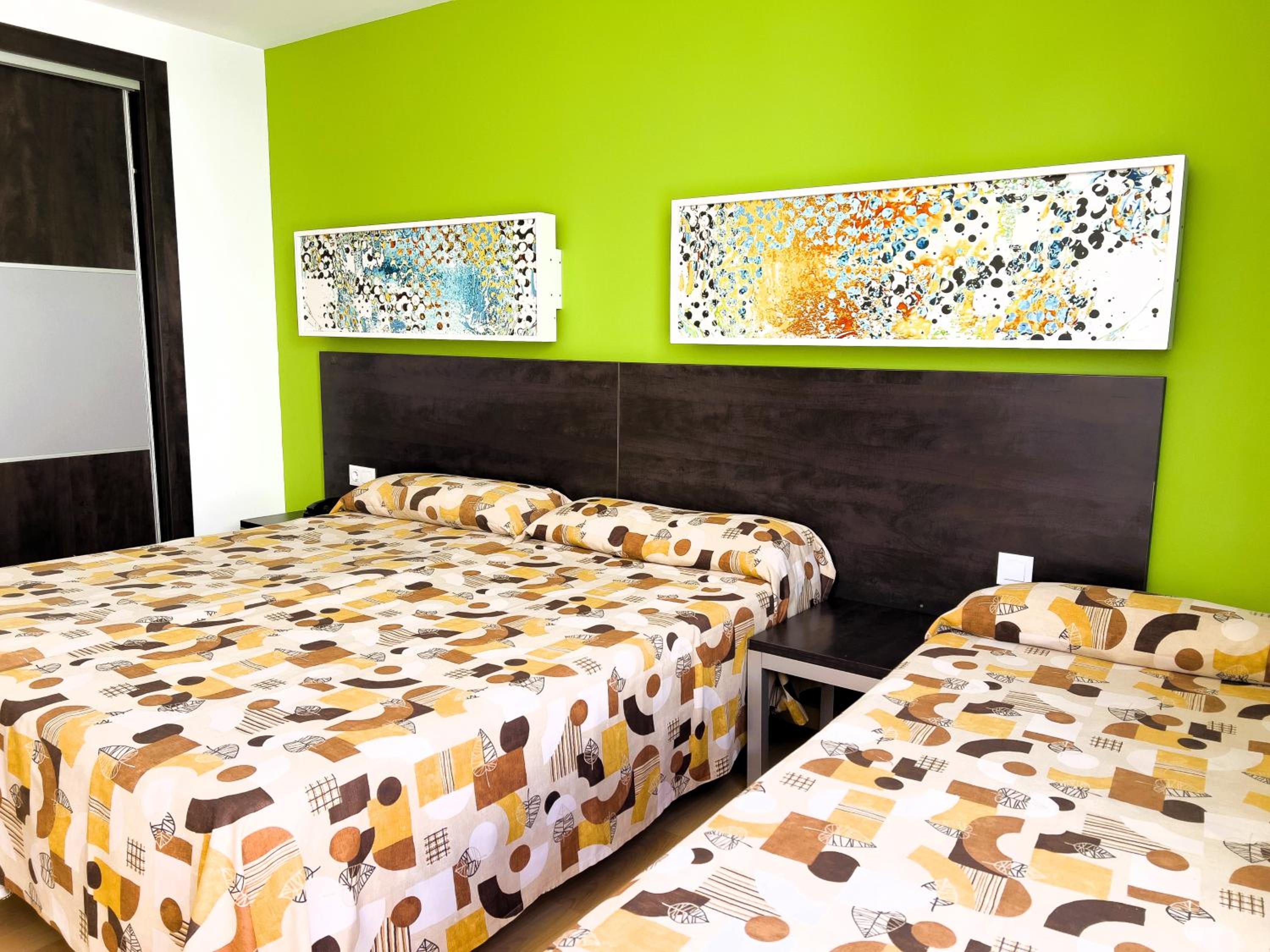 Standard Double Room - Photo 13